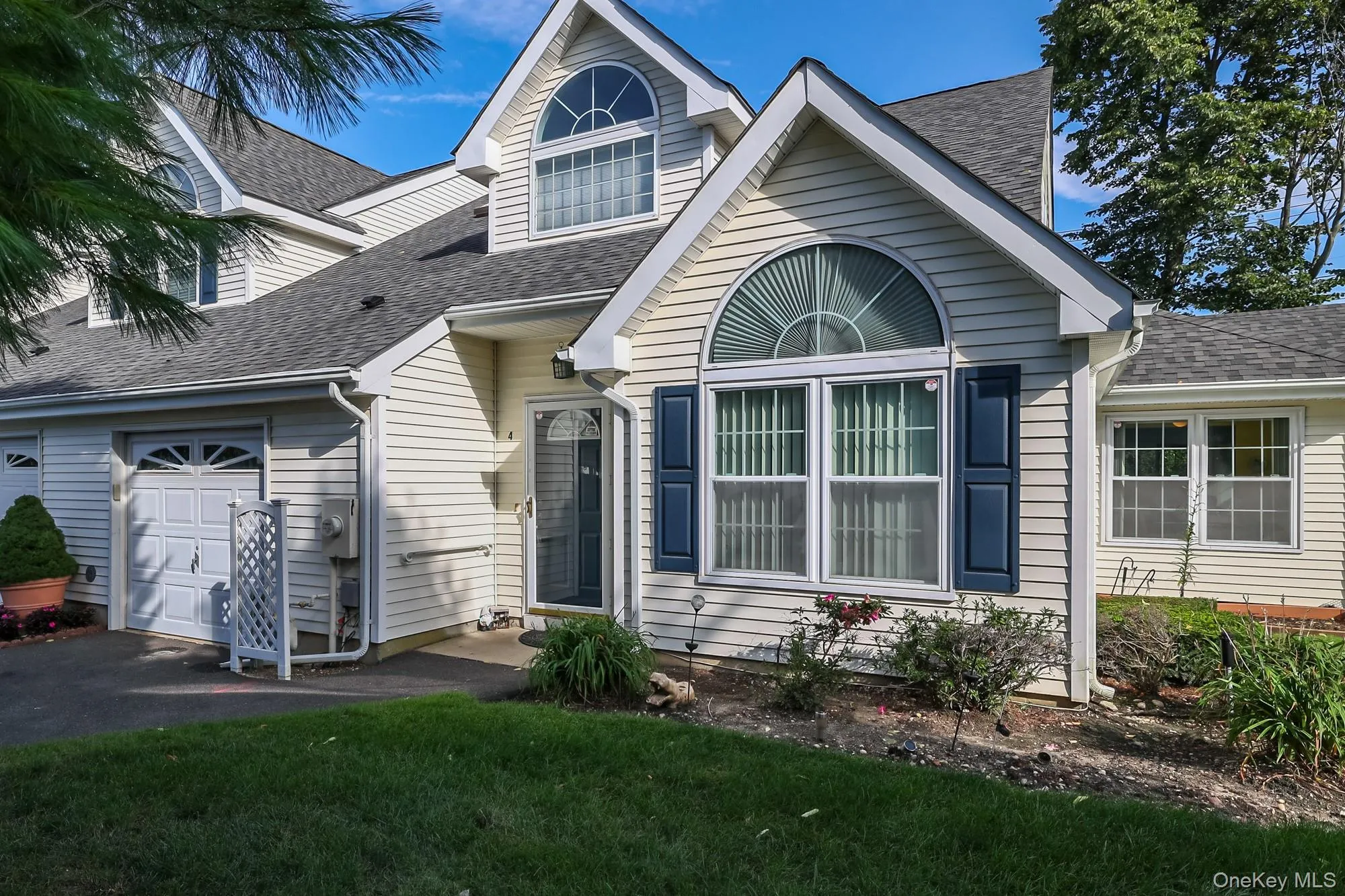 4 Joyces Way, Islip, NY, 3 Bedrooms Bedrooms, 8 Rooms Rooms,2 BathroomsBathrooms,Residential,For Rent,Joyces,0,1049230 4 Joyces Way, Islip, NY, 3 Bedrooms Bedrooms, 8 Rooms Rooms,2 BathroomsBathrooms,Residential,For Rent,Joyces,0,1049230