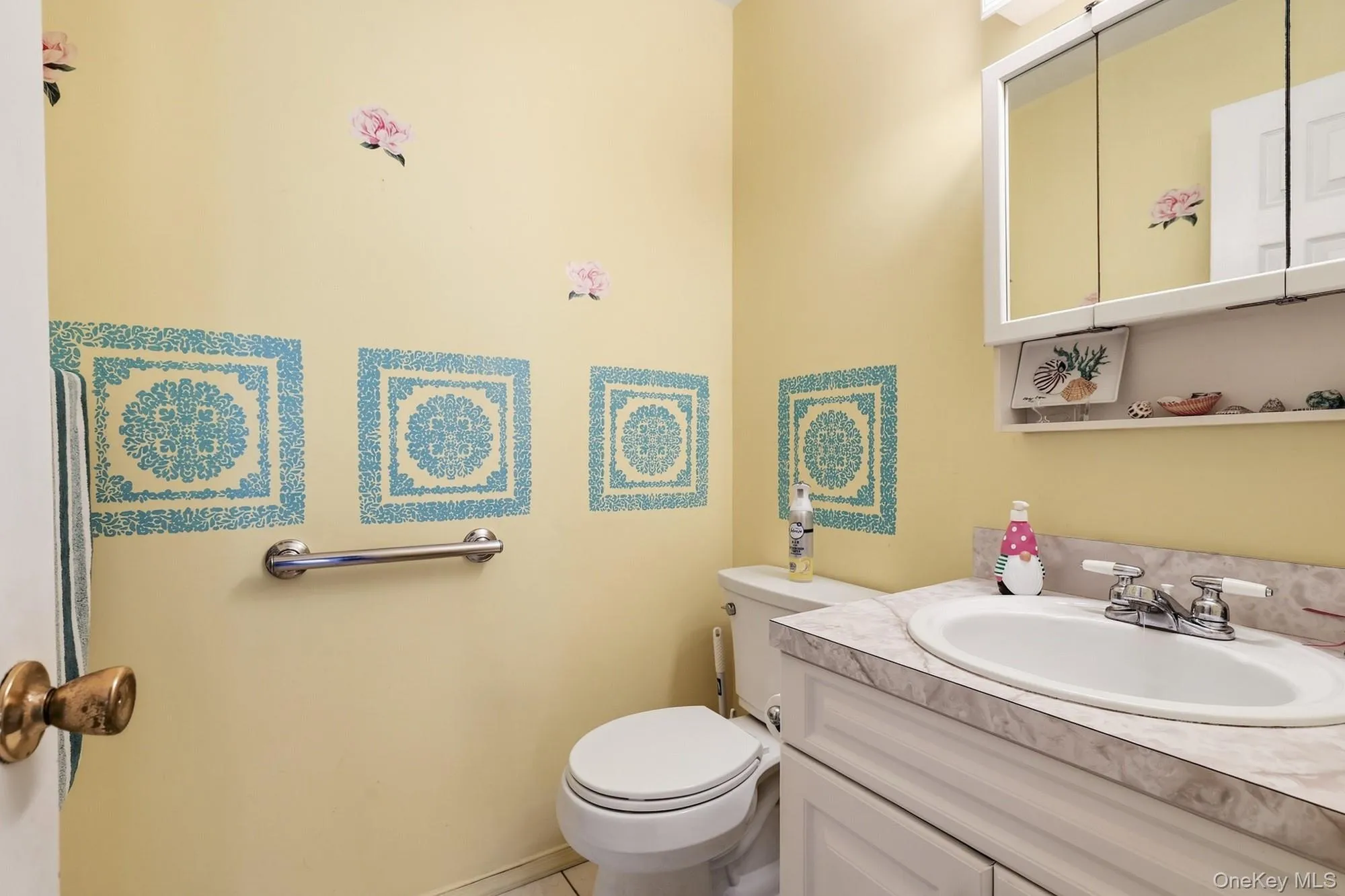 4 Joyces Way, Islip, NY, 3 Bedrooms Bedrooms, 8 Rooms Rooms,2 BathroomsBathrooms,Residential,For Rent,Joyces,0,1049230 4 Joyces Way, Islip, NY, 3 Bedrooms Bedrooms, 8 Rooms Rooms,2 BathroomsBathrooms,Residential,For Rent,Joyces,0,1049230