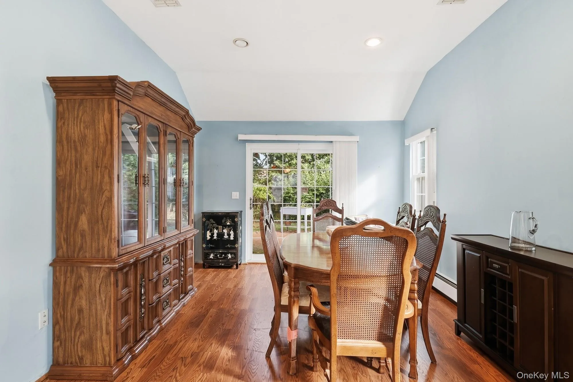 4 Joyces Way, Islip, NY, 3 Bedrooms Bedrooms, 8 Rooms Rooms,2 BathroomsBathrooms,Residential,For Rent,Joyces,0,1049230 4 Joyces Way, Islip, NY, 3 Bedrooms Bedrooms, 8 Rooms Rooms,2 BathroomsBathrooms,Residential,For Rent,Joyces,0,1049230