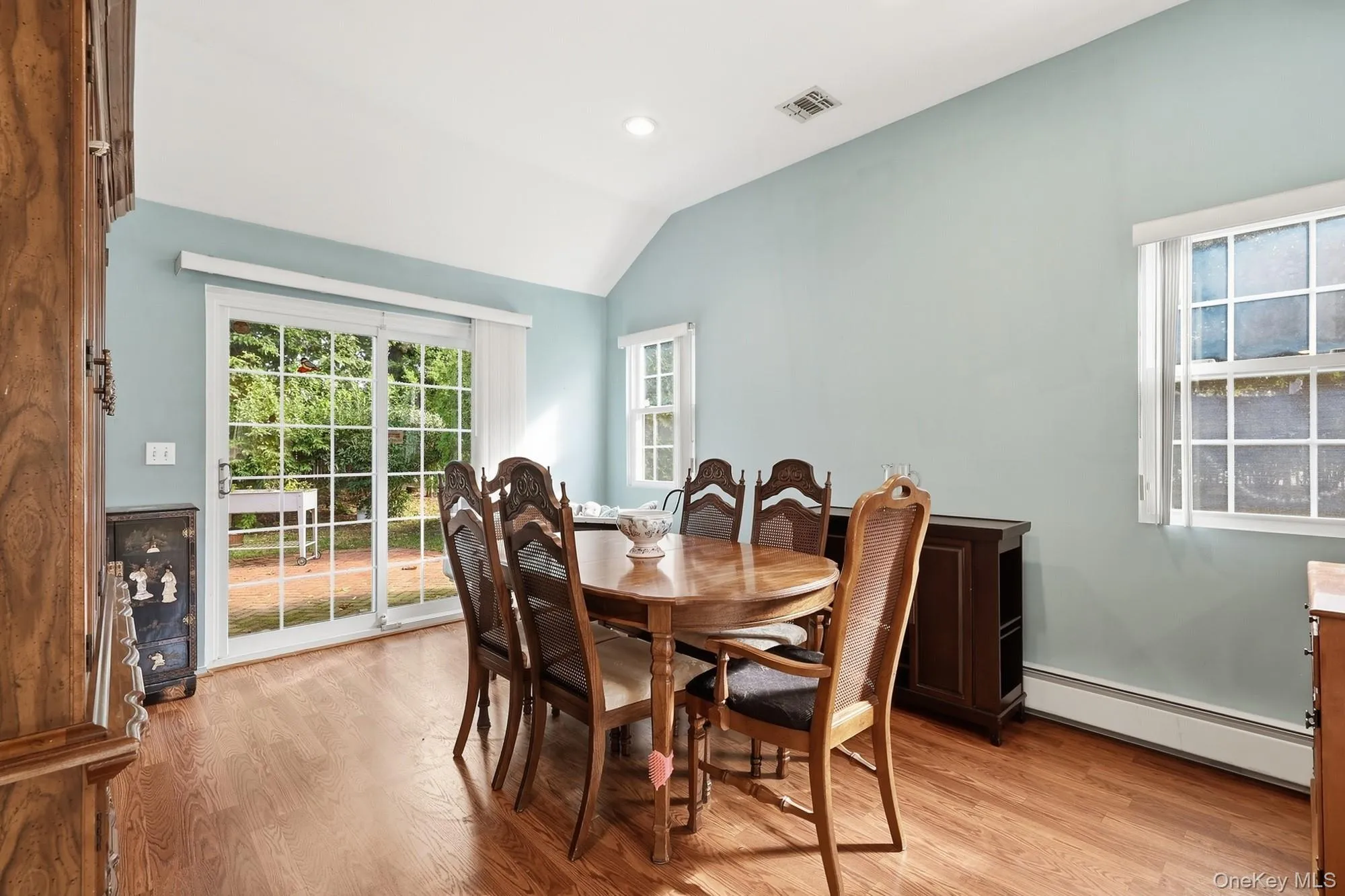 4 Joyces Way, Islip, NY, 3 Bedrooms Bedrooms, 8 Rooms Rooms,2 BathroomsBathrooms,Residential,For Rent,Joyces,0,1049230 4 Joyces Way, Islip, NY, 3 Bedrooms Bedrooms, 8 Rooms Rooms,2 BathroomsBathrooms,Residential,For Rent,Joyces,0,1049230