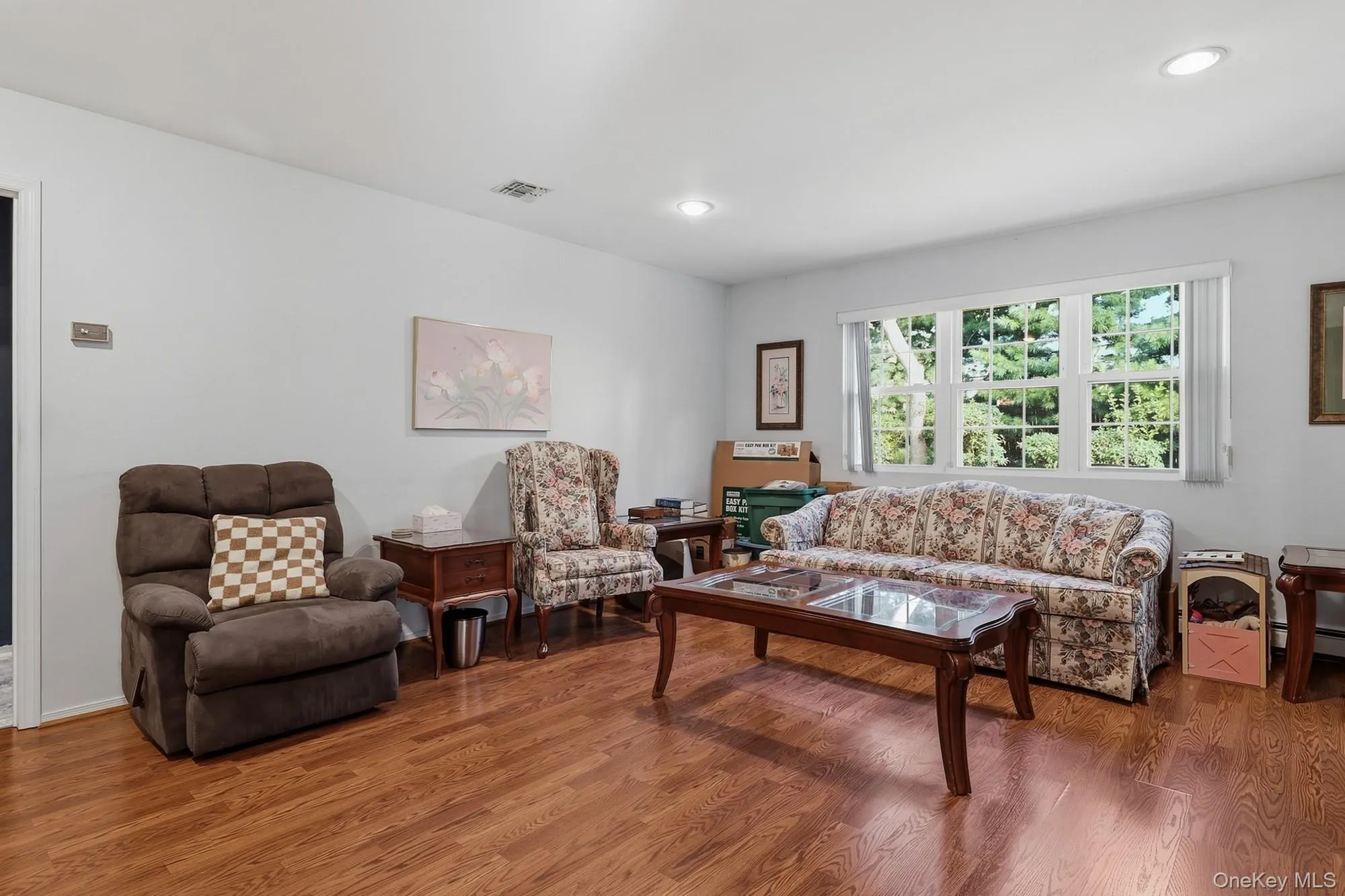 4 Joyces Way, Islip, NY, 3 Bedrooms Bedrooms, 8 Rooms Rooms,2 BathroomsBathrooms,Residential,For Rent,Joyces,0,1049230 4 Joyces Way, Islip, NY, 3 Bedrooms Bedrooms, 8 Rooms Rooms,2 BathroomsBathrooms,Residential,For Rent,Joyces,0,1049230