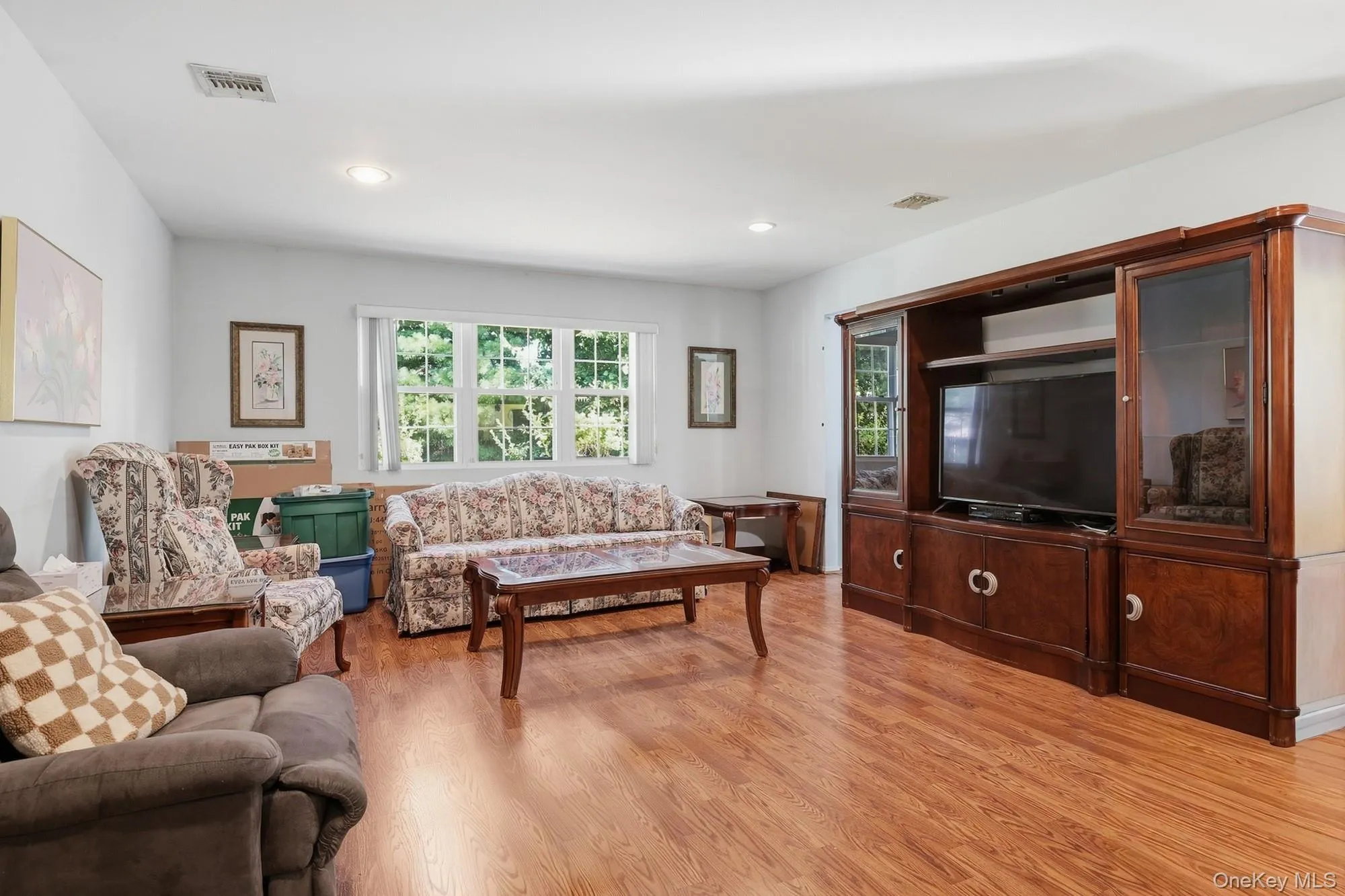 4 Joyces Way, Islip, NY, 3 Bedrooms Bedrooms, 8 Rooms Rooms,2 BathroomsBathrooms,Residential,For Rent,Joyces,0,1049230 4 Joyces Way, Islip, NY, 3 Bedrooms Bedrooms, 8 Rooms Rooms,2 BathroomsBathrooms,Residential,For Rent,Joyces,0,1049230
