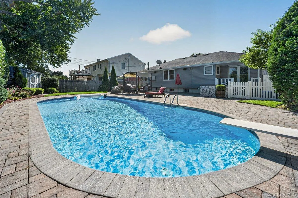53 Burlington Avenue, Babylon, NY, 4 Bedrooms Bedrooms, 11 Rooms Rooms,2 BathroomsBathrooms,Residential,For Rent,Burlington,0,1049237 53 Burlington Avenue, Babylon, NY, 4 Bedrooms Bedrooms, 11 Rooms Rooms,2 BathroomsBathrooms,Residential,For Rent,Burlington,0,1049237