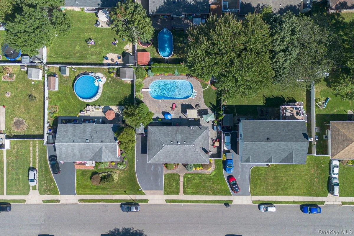 53 Burlington Avenue, Babylon, NY, 4 Bedrooms Bedrooms, 11 Rooms Rooms,2 BathroomsBathrooms,Residential,For Rent,Burlington,0,1049237 53 Burlington Avenue, Babylon, NY, 4 Bedrooms Bedrooms, 11 Rooms Rooms,2 BathroomsBathrooms,Residential,For Rent,Burlington,0,1049237