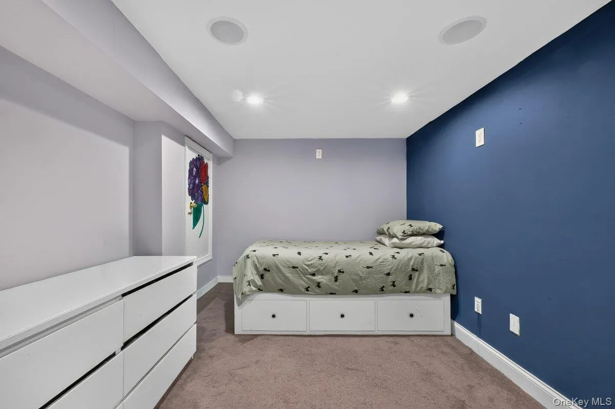 53 Burlington Avenue, Babylon, NY, 4 Bedrooms Bedrooms, 11 Rooms Rooms,2 BathroomsBathrooms,Residential,For Rent,Burlington,0,1049237 53 Burlington Avenue, Babylon, NY, 4 Bedrooms Bedrooms, 11 Rooms Rooms,2 BathroomsBathrooms,Residential,For Rent,Burlington,0,1049237