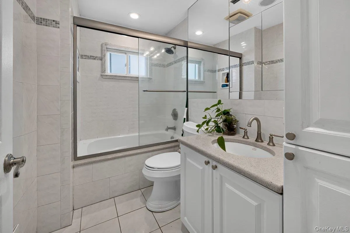 53 Burlington Avenue, Babylon, NY, 4 Bedrooms Bedrooms, 11 Rooms Rooms,2 BathroomsBathrooms,Residential,For Rent,Burlington,0,1049237 53 Burlington Avenue, Babylon, NY, 4 Bedrooms Bedrooms, 11 Rooms Rooms,2 BathroomsBathrooms,Residential,For Rent,Burlington,0,1049237