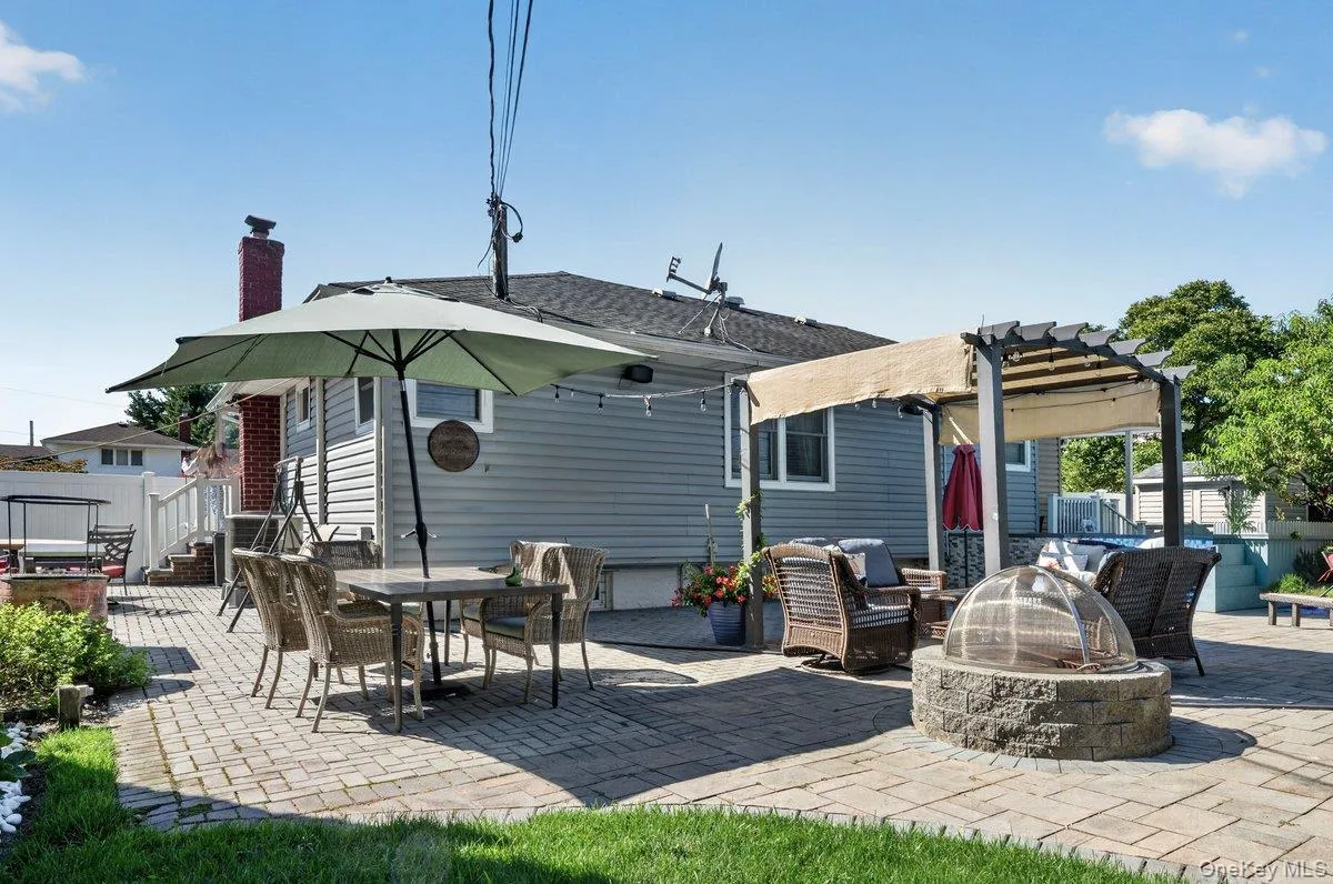 53 Burlington Avenue, Babylon, NY, 4 Bedrooms Bedrooms, 11 Rooms Rooms,2 BathroomsBathrooms,Residential,For Rent,Burlington,0,1049237 53 Burlington Avenue, Babylon, NY, 4 Bedrooms Bedrooms, 11 Rooms Rooms,2 BathroomsBathrooms,Residential,For Rent,Burlington,0,1049237