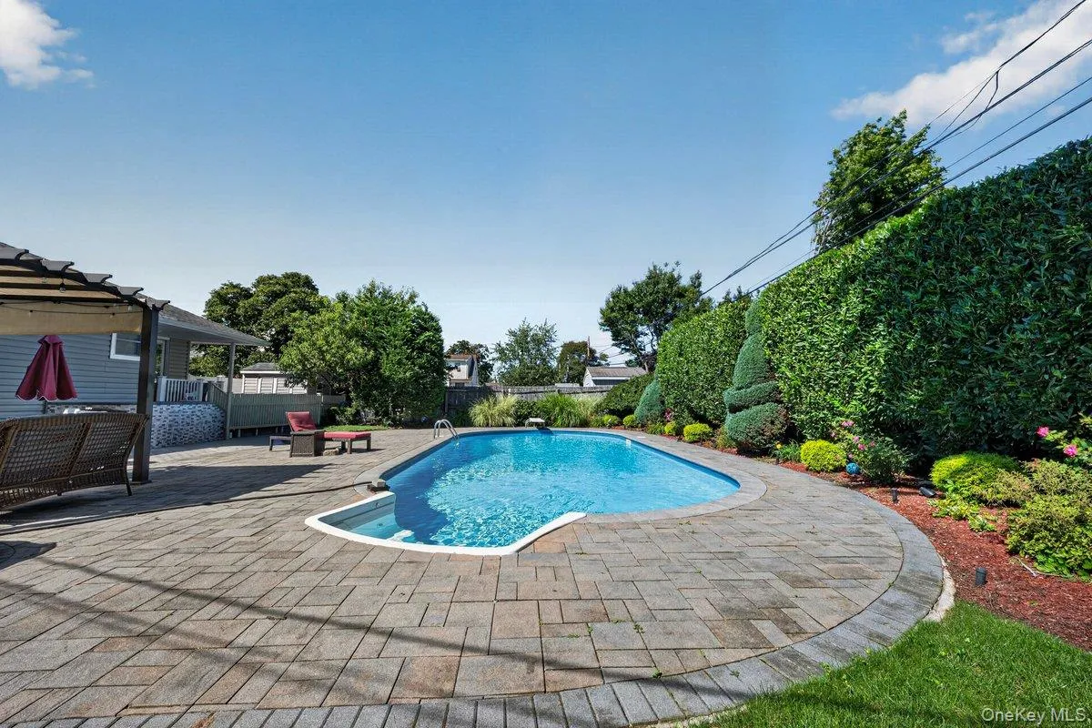 53 Burlington Avenue, Babylon, NY, 4 Bedrooms Bedrooms, 11 Rooms Rooms,2 BathroomsBathrooms,Residential,For Rent,Burlington,0,1049237 53 Burlington Avenue, Babylon, NY, 4 Bedrooms Bedrooms, 11 Rooms Rooms,2 BathroomsBathrooms,Residential,For Rent,Burlington,0,1049237