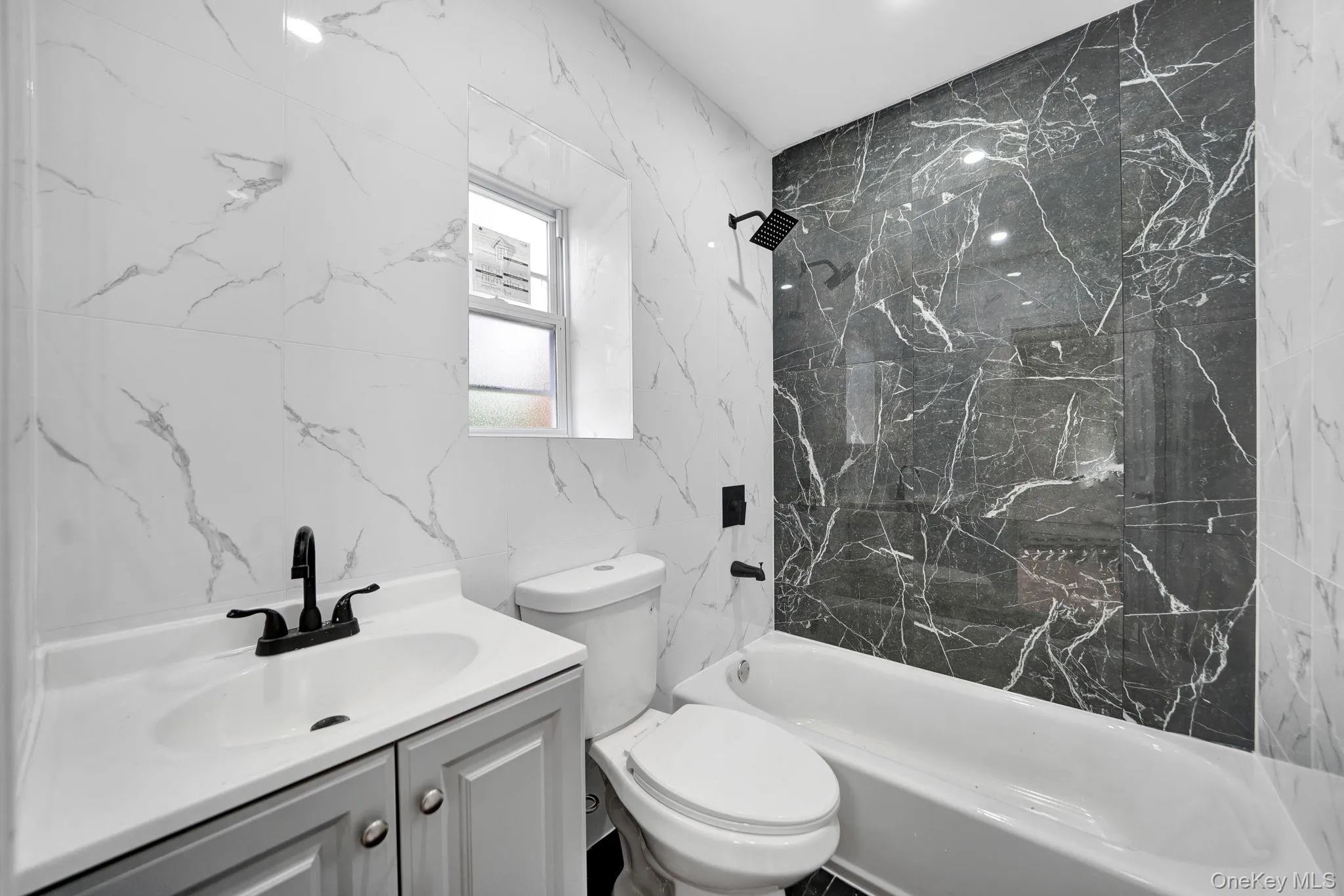 21933 Edgewood Avenue, New York, NY, 4 Bedrooms Bedrooms, ,4 BathroomsBathrooms,Residential,For Rent,Edgewood,0,1049246 21933 Edgewood Avenue, New York, NY, 4 Bedrooms Bedrooms, ,4 BathroomsBathrooms,Residential,For Rent,Edgewood,0,1049246