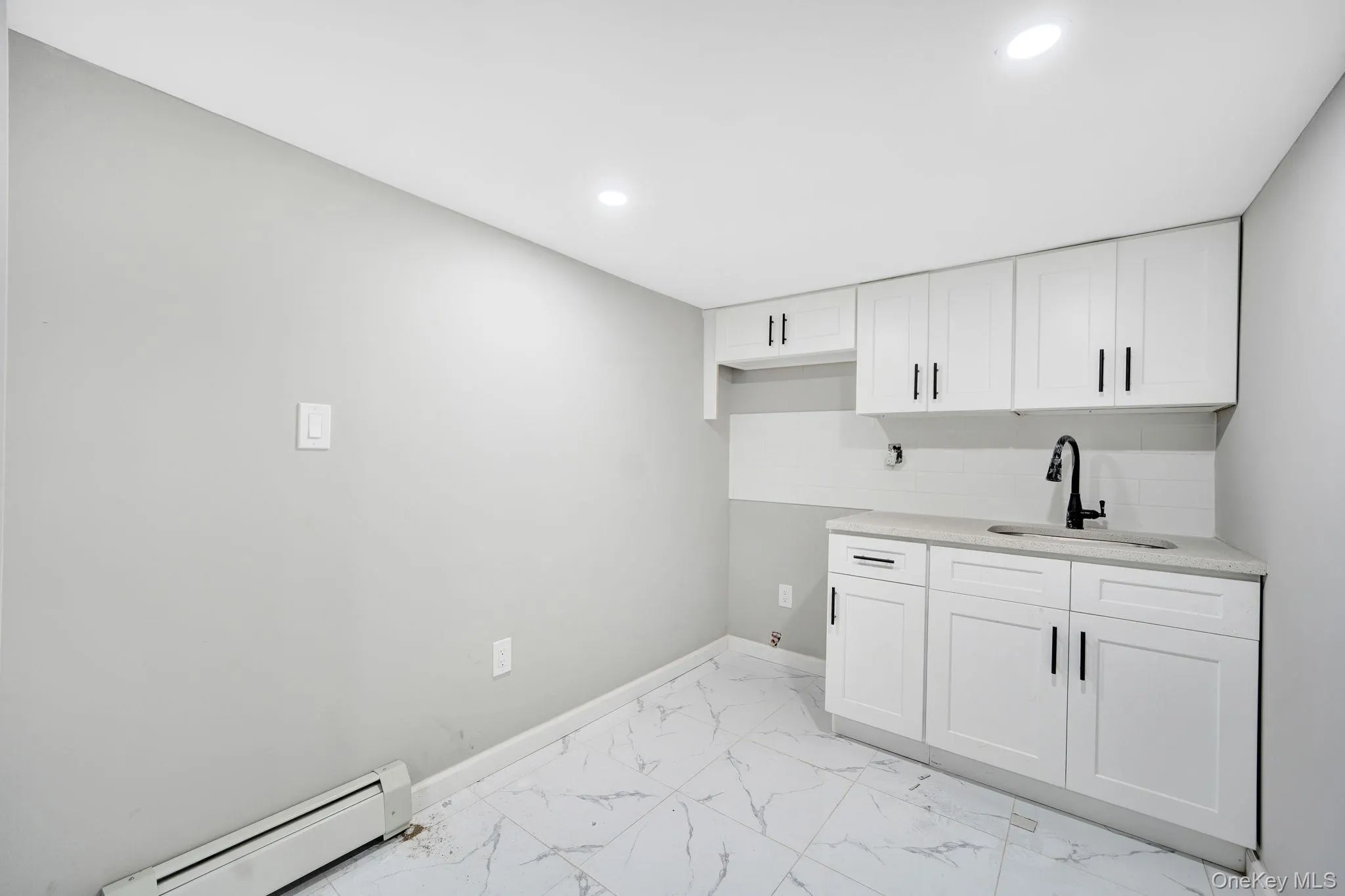 21933 Edgewood Avenue, New York, NY, 4 Bedrooms Bedrooms, ,4 BathroomsBathrooms,Residential,For Rent,Edgewood,0,1049246 21933 Edgewood Avenue, New York, NY, 4 Bedrooms Bedrooms, ,4 BathroomsBathrooms,Residential,For Rent,Edgewood,0,1049246