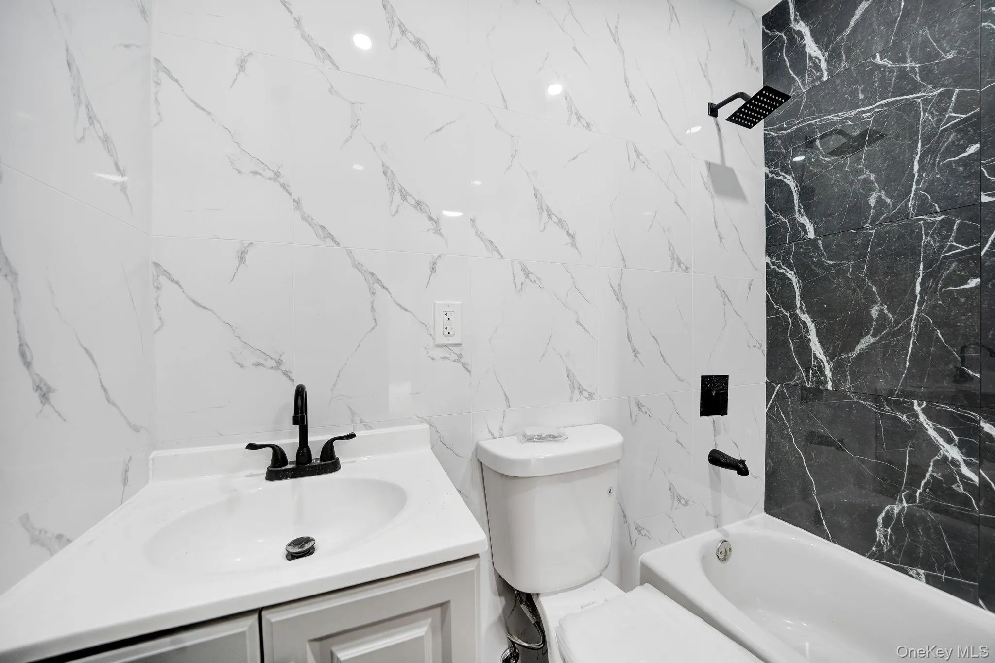 21933 Edgewood Avenue, New York, NY, 4 Bedrooms Bedrooms, ,4 BathroomsBathrooms,Residential,For Rent,Edgewood,0,1049246 21933 Edgewood Avenue, New York, NY, 4 Bedrooms Bedrooms, ,4 BathroomsBathrooms,Residential,For Rent,Edgewood,0,1049246