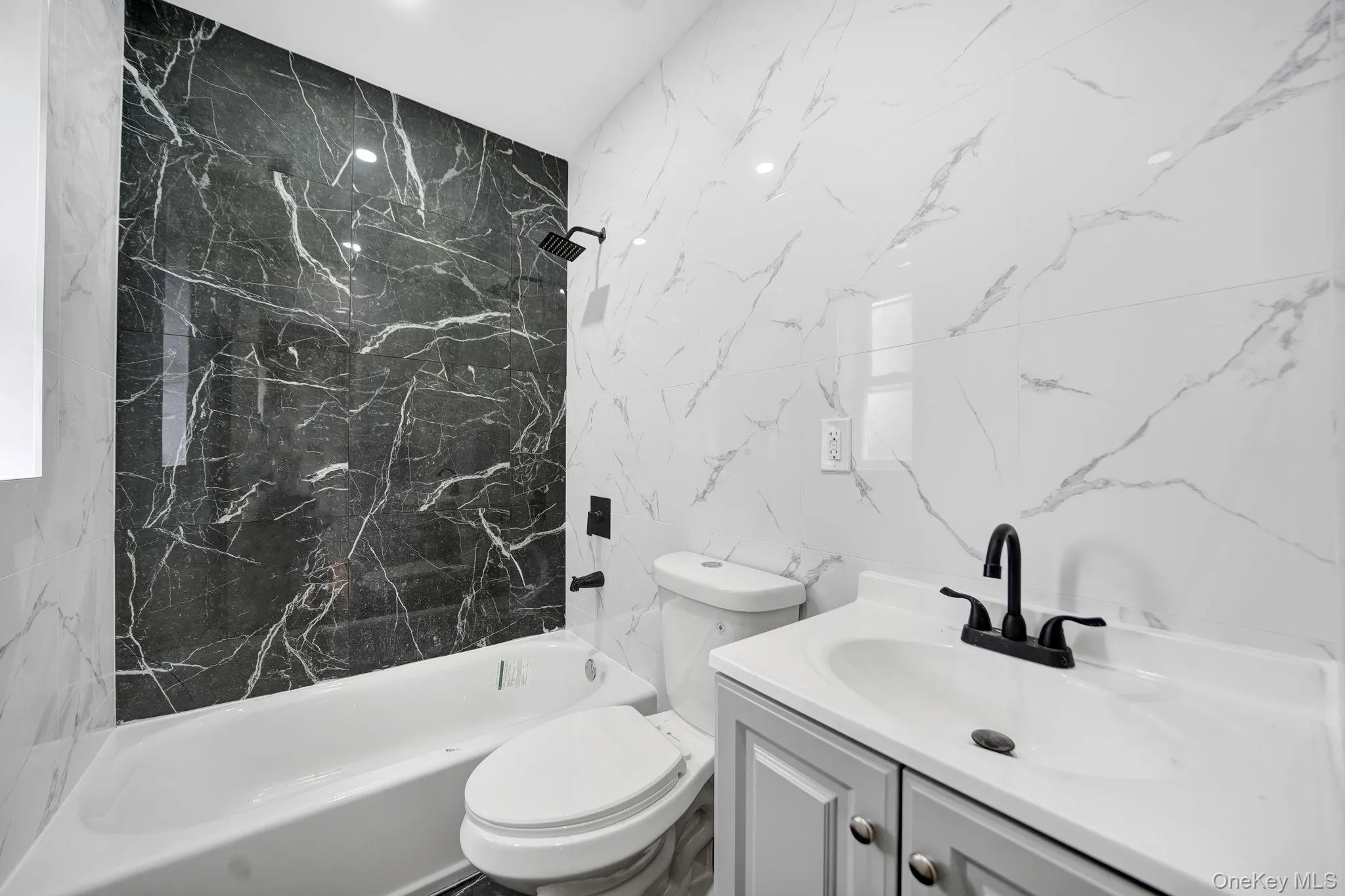 21933 Edgewood Avenue, New York, NY, 4 Bedrooms Bedrooms, ,4 BathroomsBathrooms,Residential,For Rent,Edgewood,0,1049246 21933 Edgewood Avenue, New York, NY, 4 Bedrooms Bedrooms, ,4 BathroomsBathrooms,Residential,For Rent,Edgewood,0,1049246