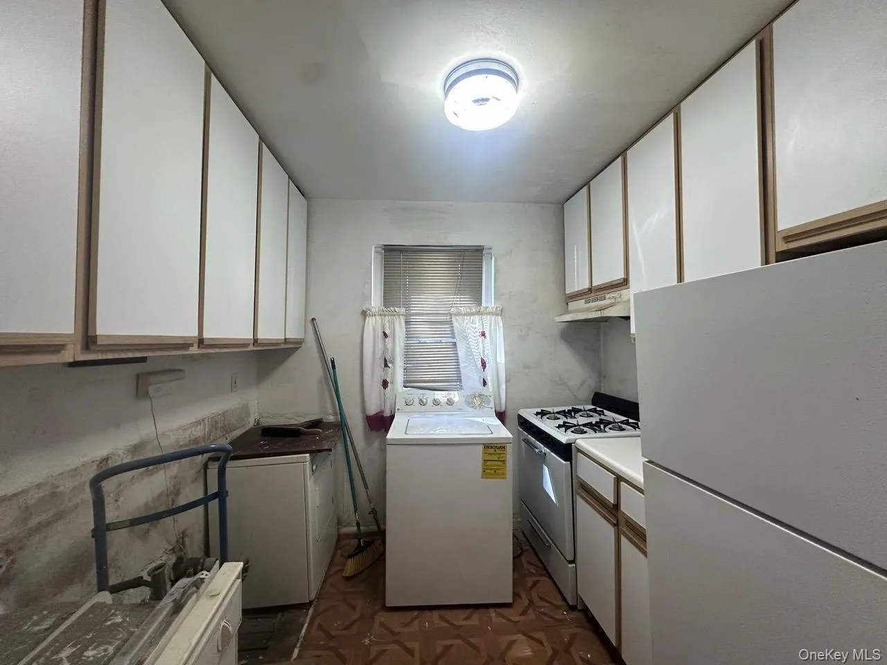 68-15 150 Street, New York, NY, 1 Bedroom Bedrooms, 4 Rooms Rooms,1 BathroomBathrooms,Residential,For Rent,150,0,1049247 68-15 150 Street, New York, NY, 1 Bedroom Bedrooms, 4 Rooms Rooms,1 BathroomBathrooms,Residential,For Rent,150,0,1049247