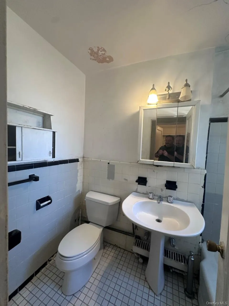 68-15 150 Street, New York, NY, 1 Bedroom Bedrooms, 4 Rooms Rooms,1 BathroomBathrooms,Residential,For Rent,150,0,1049247 68-15 150 Street, New York, NY, 1 Bedroom Bedrooms, 4 Rooms Rooms,1 BathroomBathrooms,Residential,For Rent,150,0,1049247