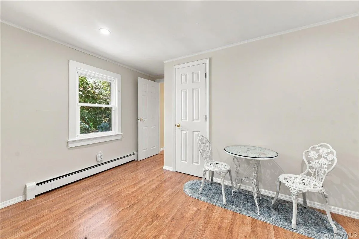 11 Oak Avenue, New York, NY, 2 Bedrooms Bedrooms, 4 Rooms Rooms,1 BathroomBathrooms,Residential,For Rent,Oak,0,1049248 11 Oak Avenue, New York, NY, 2 Bedrooms Bedrooms, 4 Rooms Rooms,1 BathroomBathrooms,Residential,For Rent,Oak,0,1049248