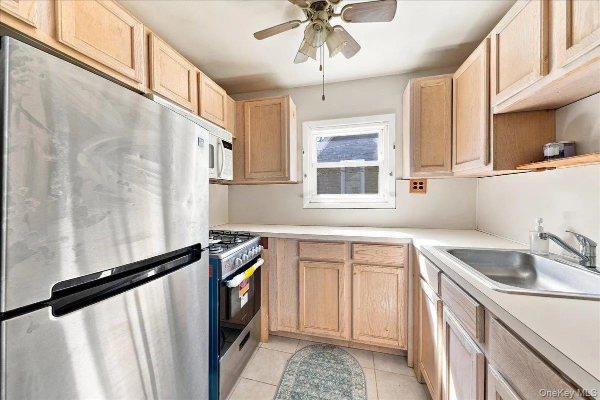 11 Oak Avenue, New York, NY, 2 Bedrooms Bedrooms, 4 Rooms Rooms,1 BathroomBathrooms,Residential,For Rent,Oak,0,1049248 11 Oak Avenue, New York, NY, 2 Bedrooms Bedrooms, 4 Rooms Rooms,1 BathroomBathrooms,Residential,For Rent,Oak,0,1049248