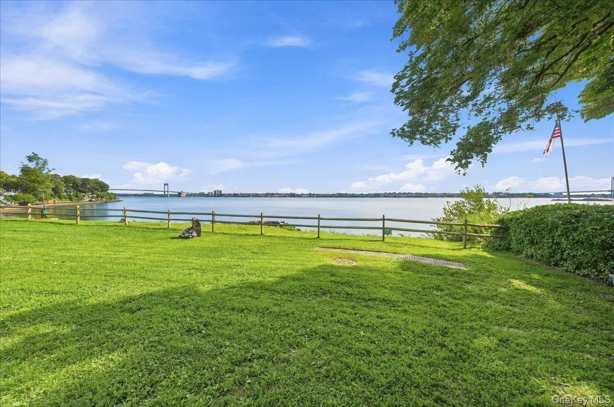 11 Oak Avenue, New York, NY, 2 Bedrooms Bedrooms, 4 Rooms Rooms,1 BathroomBathrooms,Residential,For Rent,Oak,0,1049248 11 Oak Avenue, New York, NY, 2 Bedrooms Bedrooms, 4 Rooms Rooms,1 BathroomBathrooms,Residential,For Rent,Oak,0,1049248