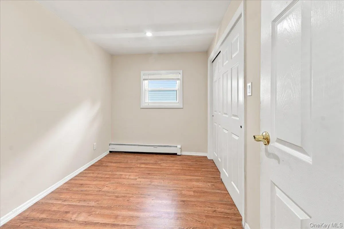 11 Oak Avenue, New York, NY, 2 Bedrooms Bedrooms, 4 Rooms Rooms,1 BathroomBathrooms,Residential,For Rent,Oak,0,1049248 11 Oak Avenue, New York, NY, 2 Bedrooms Bedrooms, 4 Rooms Rooms,1 BathroomBathrooms,Residential,For Rent,Oak,0,1049248