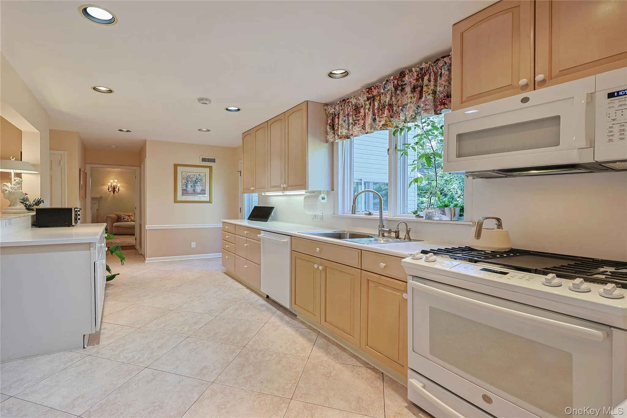 30 Old Field Lane, North Hempstead, NY, 4 Bedrooms Bedrooms, 10 Rooms Rooms,3 BathroomsBathrooms,Residential,For Rent,Old Field,0,1049250 30 Old Field Lane, North Hempstead, NY, 4 Bedrooms Bedrooms, 10 Rooms Rooms,3 BathroomsBathrooms,Residential,For Rent,Old Field,0,1049250
