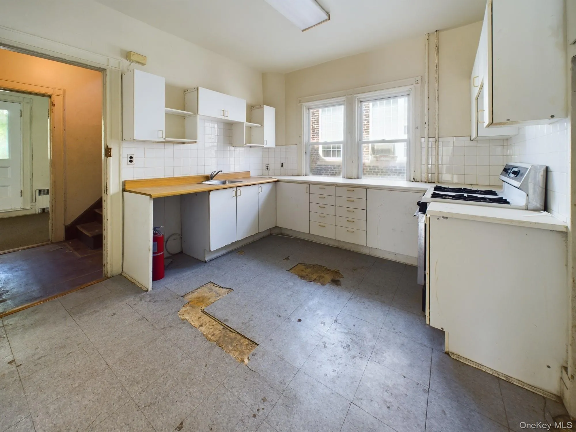 1212 Glenwood Road, New York, NY, 7 Bedrooms Bedrooms, 19 Rooms Rooms,4 BathroomsBathrooms,Residential,For Rent,Glenwood,0,1049255 1212 Glenwood Road, New York, NY, 7 Bedrooms Bedrooms, 19 Rooms Rooms,4 BathroomsBathrooms,Residential,For Rent,Glenwood,0,1049255