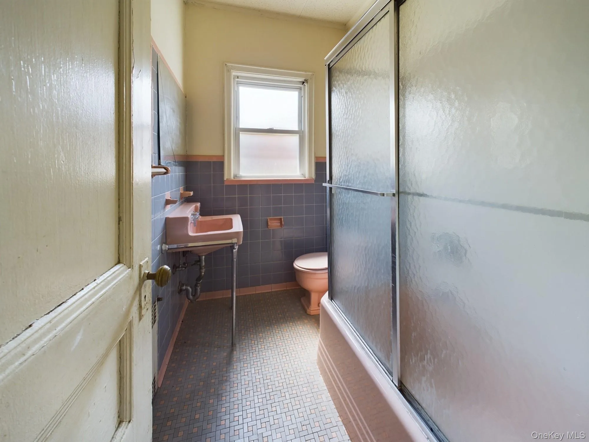 1212 Glenwood Road, New York, NY, 7 Bedrooms Bedrooms, 19 Rooms Rooms,4 BathroomsBathrooms,Residential,For Rent,Glenwood,0,1049255 1212 Glenwood Road, New York, NY, 7 Bedrooms Bedrooms, 19 Rooms Rooms,4 BathroomsBathrooms,Residential,For Rent,Glenwood,0,1049255