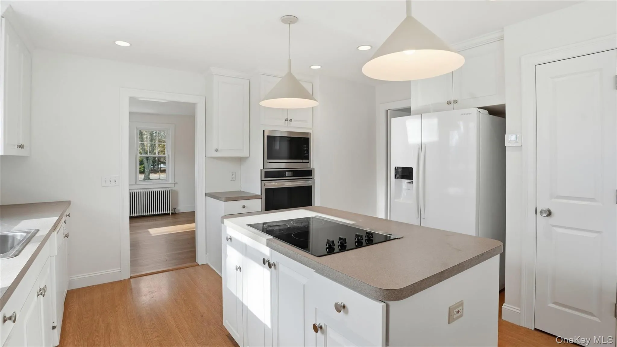 12 Summit Boulevard, Southampton, NY, 3 Bedrooms Bedrooms, 8 Rooms Rooms,2 BathroomsBathrooms,Residential Lease,For Rent,Summit,0,1049261 12 Summit Boulevard, Southampton, NY, 3 Bedrooms Bedrooms, 8 Rooms Rooms,2 BathroomsBathrooms,Residential Lease,For Rent,Summit,0,1049261