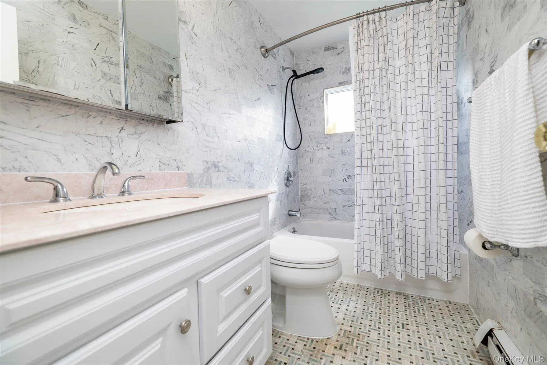 39 Cathay Road, Hempstead, NY, 4 Bedrooms Bedrooms, 7 Rooms Rooms,2 BathroomsBathrooms,Residential,For Rent,Cathay,0,1049266 39 Cathay Road, Hempstead, NY, 4 Bedrooms Bedrooms, 7 Rooms Rooms,2 BathroomsBathrooms,Residential,For Rent,Cathay,0,1049266