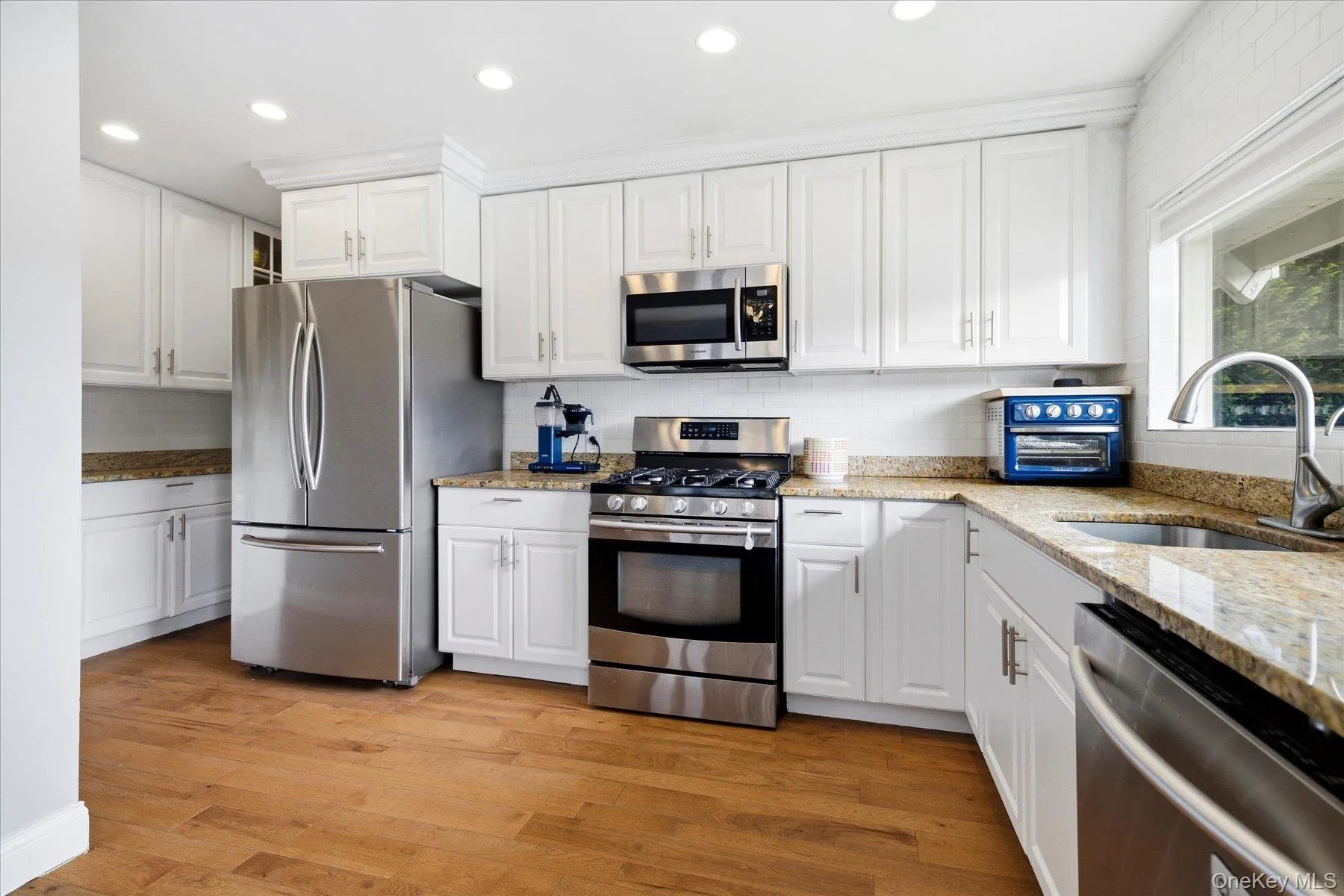 39 Cathay Road, Hempstead, NY, 4 Bedrooms Bedrooms, 7 Rooms Rooms,2 BathroomsBathrooms,Residential,For Rent,Cathay,0,1049266 39 Cathay Road, Hempstead, NY, 4 Bedrooms Bedrooms, 7 Rooms Rooms,2 BathroomsBathrooms,Residential,For Rent,Cathay,0,1049266