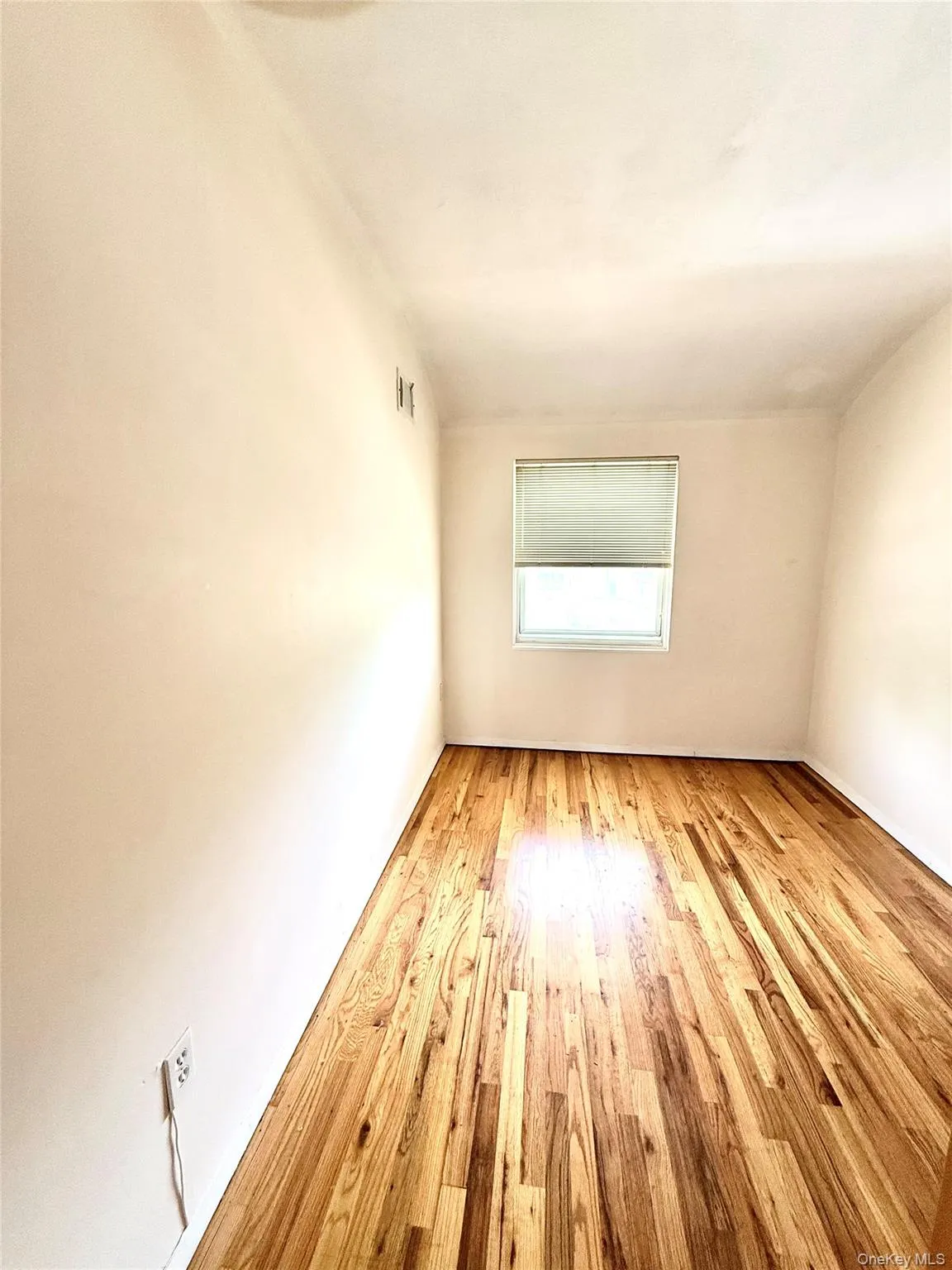 240-53 66th Avenue, New York, NY, 3 Bedrooms Bedrooms, 8 Rooms Rooms,2 BathroomsBathrooms,Residential,For Rent,66th,0,1049269 240-53 66th Avenue, New York, NY, 3 Bedrooms Bedrooms, 8 Rooms Rooms,2 BathroomsBathrooms,Residential,For Rent,66th,0,1049269
