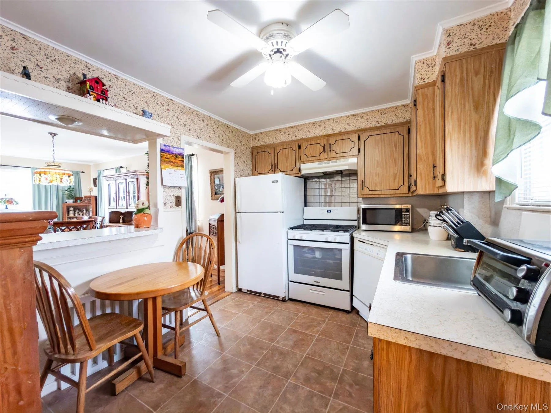 47 Chester Court, Hempstead, NY, 3 Bedrooms Bedrooms, 6 Rooms Rooms,1 BathroomBathrooms,Residential,For Rent,Chester,0,1049271 47 Chester Court, Hempstead, NY, 3 Bedrooms Bedrooms, 6 Rooms Rooms,1 BathroomBathrooms,Residential,For Rent,Chester,0,1049271