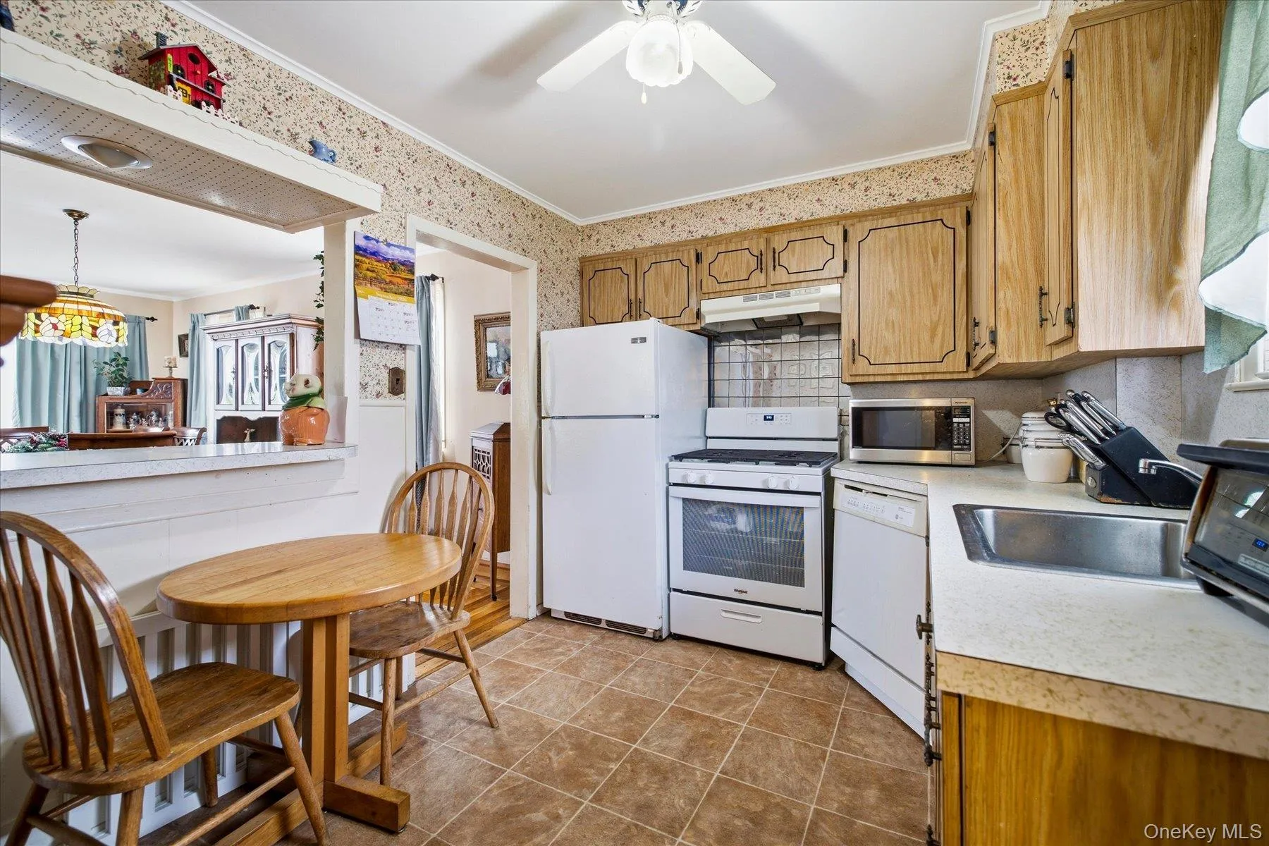 47 Chester Court, Hempstead, NY, 3 Bedrooms Bedrooms, 6 Rooms Rooms,1 BathroomBathrooms,Residential,For Rent,Chester,0,1049271 47 Chester Court, Hempstead, NY, 3 Bedrooms Bedrooms, 6 Rooms Rooms,1 BathroomBathrooms,Residential,For Rent,Chester,0,1049271