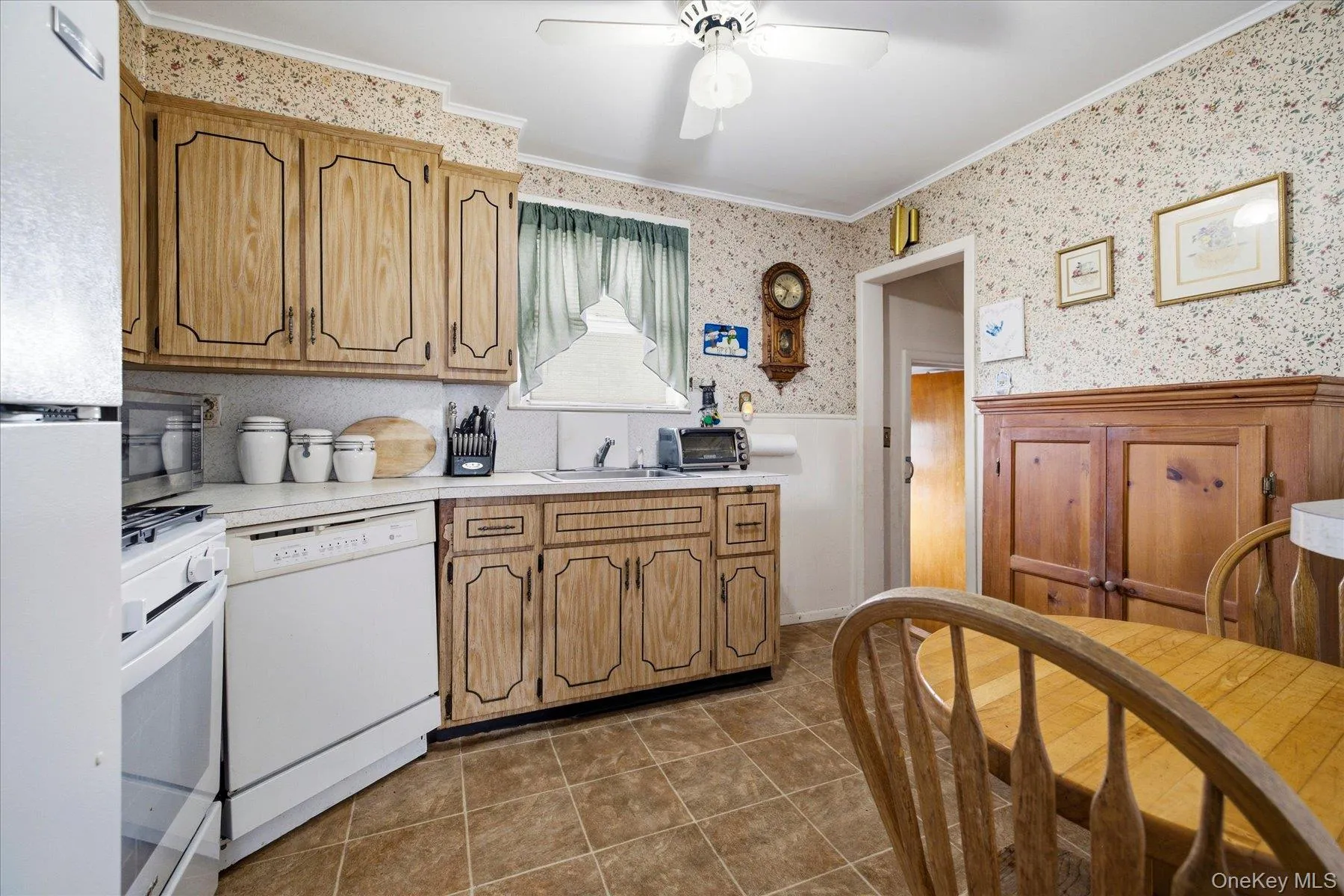 47 Chester Court, Hempstead, NY, 3 Bedrooms Bedrooms, 6 Rooms Rooms,1 BathroomBathrooms,Residential,For Rent,Chester,0,1049271 47 Chester Court, Hempstead, NY, 3 Bedrooms Bedrooms, 6 Rooms Rooms,1 BathroomBathrooms,Residential,For Rent,Chester,0,1049271