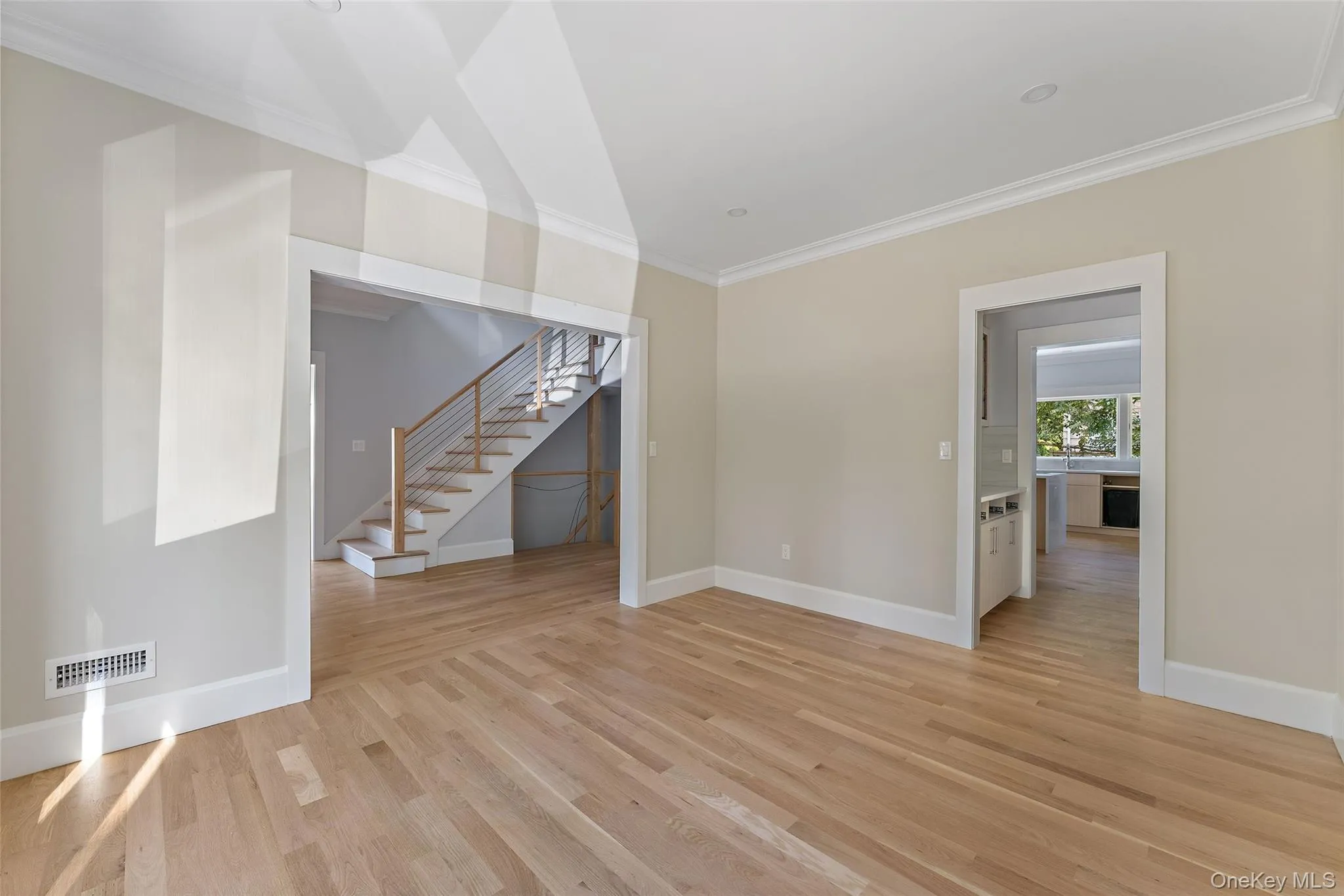 Formal Dining Room with butlers pantry leading into kitchen Formal Dining Room with butlers pantry leading into kitchen