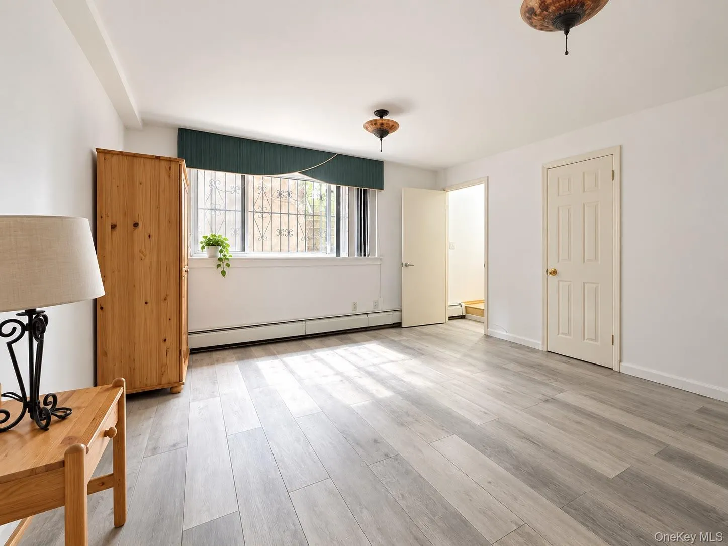 63-25B Bourton, New York, NY, 2 Bedrooms Bedrooms, 5 Rooms Rooms,2 BathroomsBathrooms,Residential Lease,For Rent,Bourton,0,1049273 63-25B Bourton, New York, NY, 2 Bedrooms Bedrooms, 5 Rooms Rooms,2 BathroomsBathrooms,Residential Lease,For Rent,Bourton,0,1049273