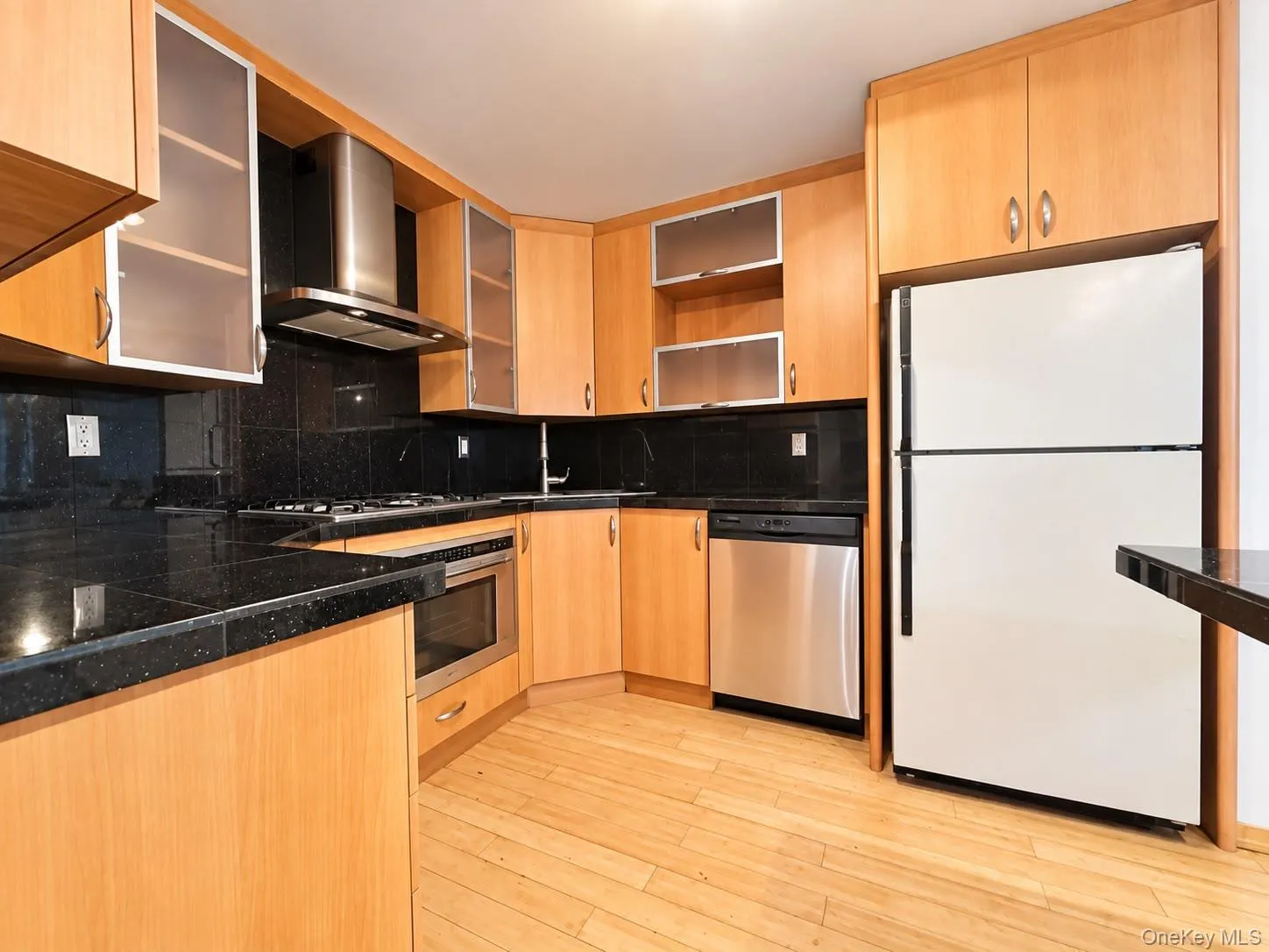 63-25B Bourton, New York, NY, 2 Bedrooms Bedrooms, 5 Rooms Rooms,2 BathroomsBathrooms,Residential Lease,For Rent,Bourton,0,1049273 63-25B Bourton, New York, NY, 2 Bedrooms Bedrooms, 5 Rooms Rooms,2 BathroomsBathrooms,Residential Lease,For Rent,Bourton,0,1049273