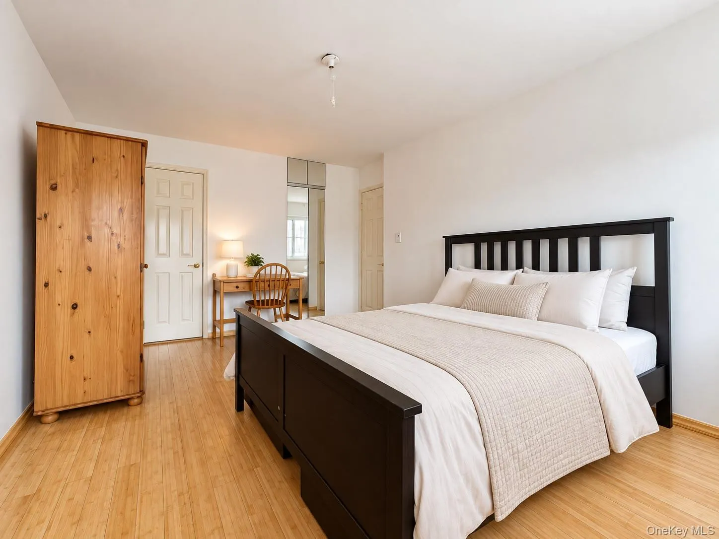 63-25B Bourton, New York, NY, 2 Bedrooms Bedrooms, 5 Rooms Rooms,2 BathroomsBathrooms,Residential Lease,For Rent,Bourton,0,1049273 63-25B Bourton, New York, NY, 2 Bedrooms Bedrooms, 5 Rooms Rooms,2 BathroomsBathrooms,Residential Lease,For Rent,Bourton,0,1049273
