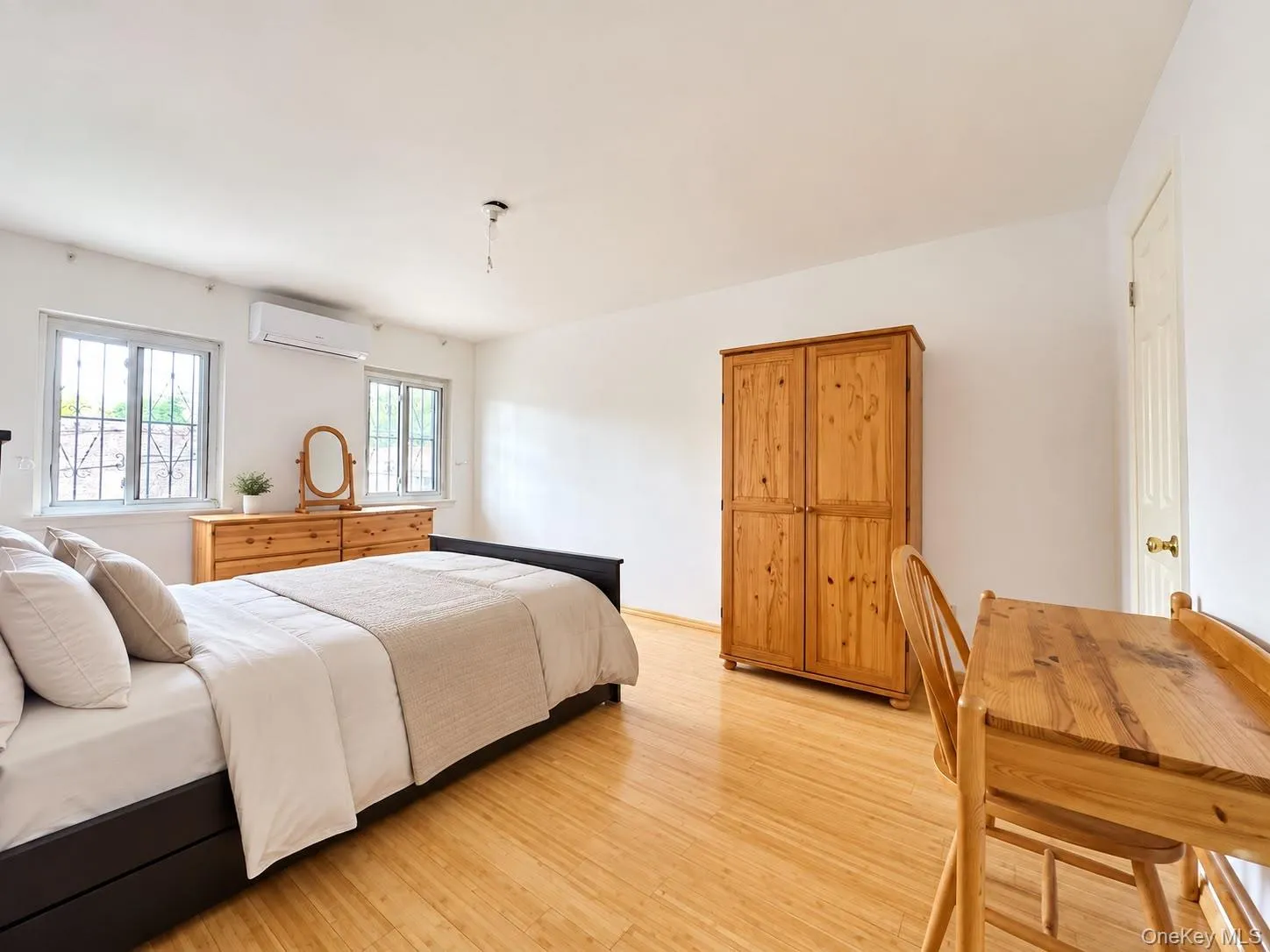 63-25B Bourton, New York, NY, 2 Bedrooms Bedrooms, 5 Rooms Rooms,2 BathroomsBathrooms,Residential Lease,For Rent,Bourton,0,1049273 63-25B Bourton, New York, NY, 2 Bedrooms Bedrooms, 5 Rooms Rooms,2 BathroomsBathrooms,Residential Lease,For Rent,Bourton,0,1049273