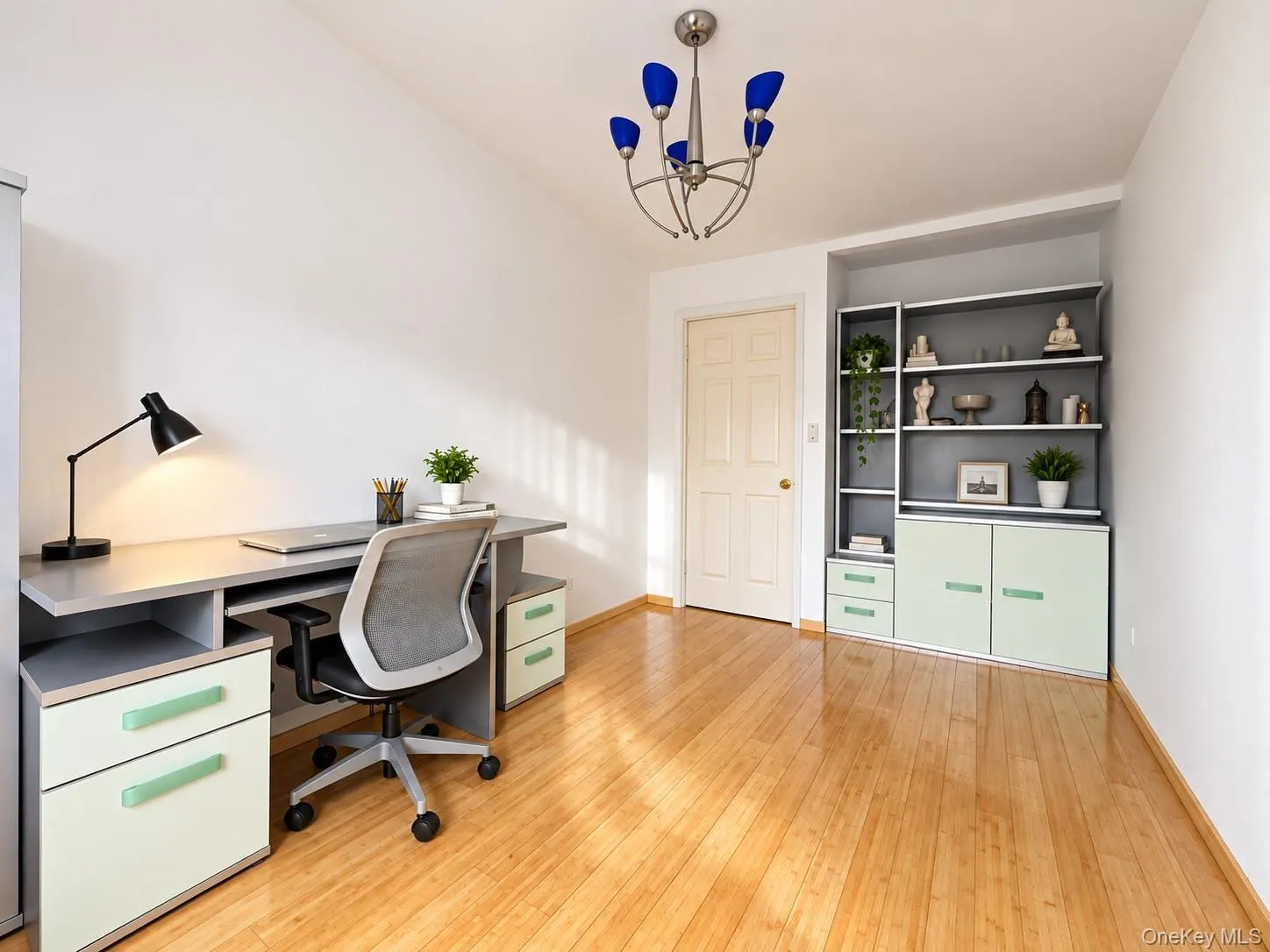 63-25B Bourton, New York, NY, 2 Bedrooms Bedrooms, 5 Rooms Rooms,2 BathroomsBathrooms,Residential Lease,For Rent,Bourton,0,1049273 63-25B Bourton, New York, NY, 2 Bedrooms Bedrooms, 5 Rooms Rooms,2 BathroomsBathrooms,Residential Lease,For Rent,Bourton,0,1049273
