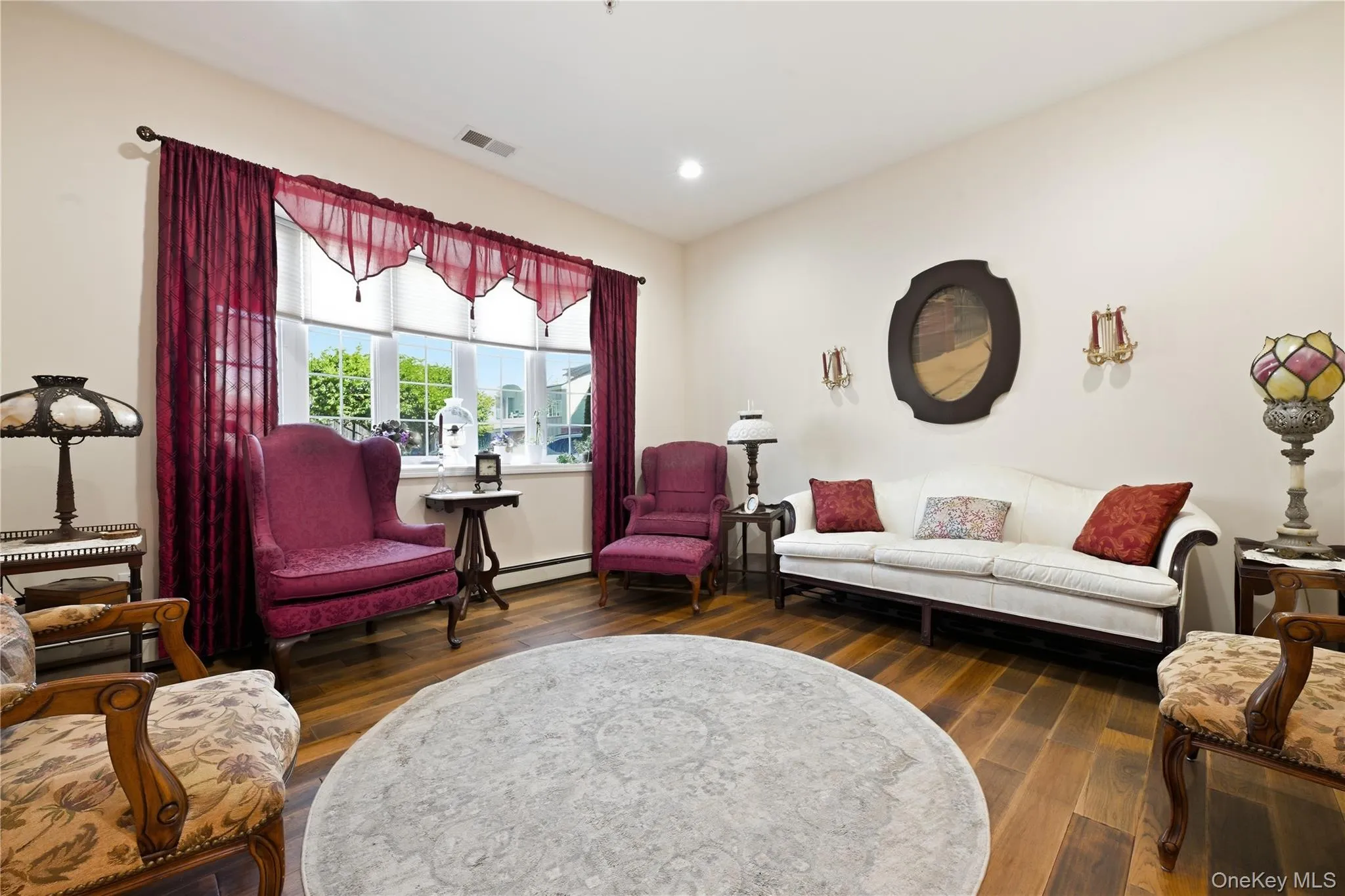 121 Francesca Way, Babylon, NY, 2 Bedrooms Bedrooms, 6 Rooms Rooms,1 BathroomBathrooms,Residential,For Rent,Francesca,0,1049275 121 Francesca Way, Babylon, NY, 2 Bedrooms Bedrooms, 6 Rooms Rooms,1 BathroomBathrooms,Residential,For Rent,Francesca,0,1049275
