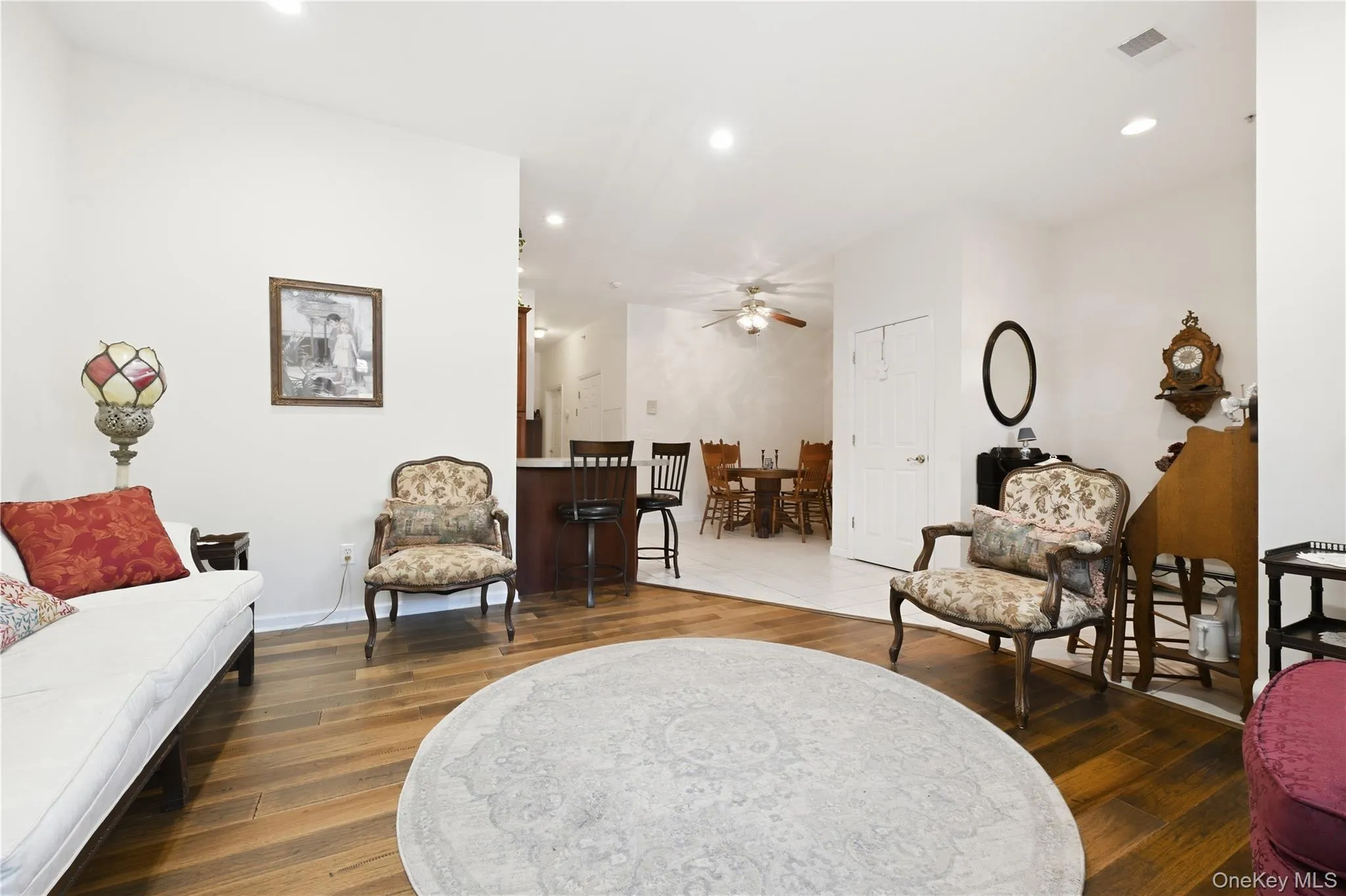 121 Francesca Way, Babylon, NY, 2 Bedrooms Bedrooms, 6 Rooms Rooms,1 BathroomBathrooms,Residential,For Rent,Francesca,0,1049275 121 Francesca Way, Babylon, NY, 2 Bedrooms Bedrooms, 6 Rooms Rooms,1 BathroomBathrooms,Residential,For Rent,Francesca,0,1049275