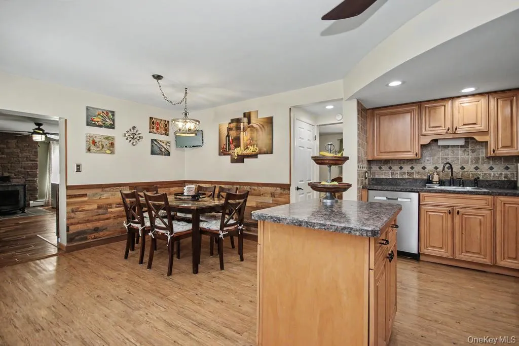 79 Lower Granite Road, Rochester, NY, 4 Bedrooms Bedrooms, 8 Rooms Rooms,2 BathroomsBathrooms,Residential,For Rent,Lower Granite,0,1049282 79 Lower Granite Road, Rochester, NY, 4 Bedrooms Bedrooms, 8 Rooms Rooms,2 BathroomsBathrooms,Residential,For Rent,Lower Granite,0,1049282