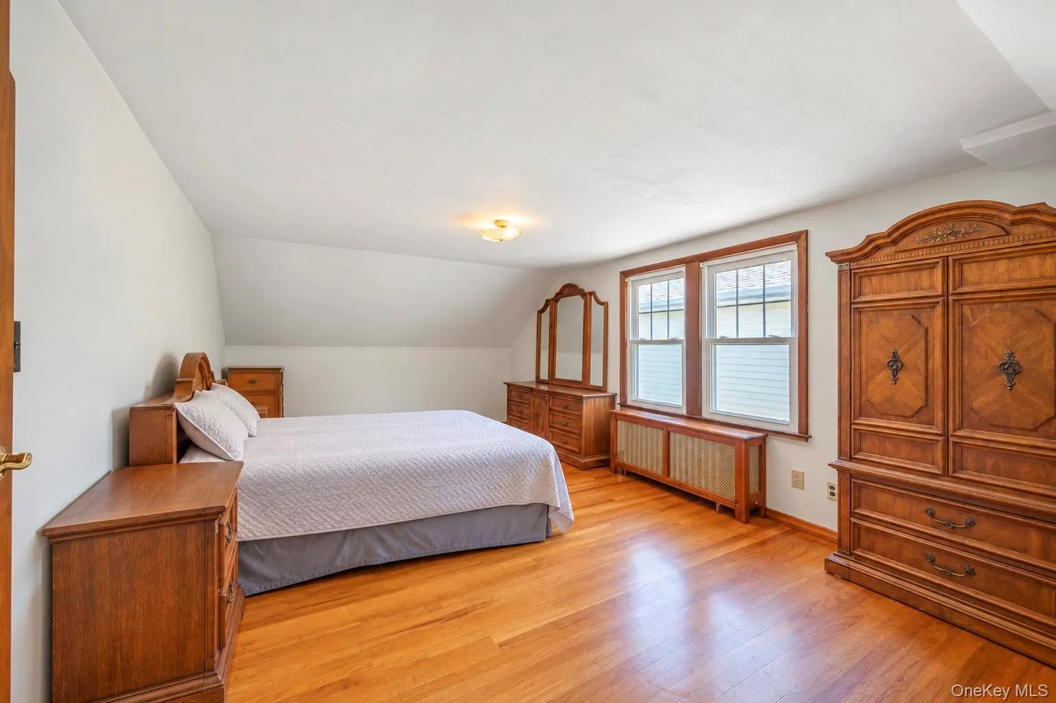 49 Collins Avenue, Smithtown, NY, 3 Bedrooms Bedrooms, 5 Rooms Rooms,2 BathroomsBathrooms,Residential,For Rent,Collins,0,1049291 49 Collins Avenue, Smithtown, NY, 3 Bedrooms Bedrooms, 5 Rooms Rooms,2 BathroomsBathrooms,Residential,For Rent,Collins,0,1049291