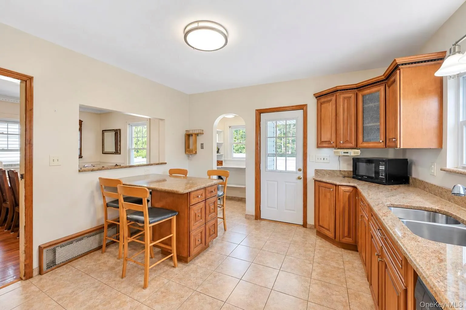 49 Collins Avenue, Smithtown, NY, 3 Bedrooms Bedrooms, 5 Rooms Rooms,2 BathroomsBathrooms,Residential,For Rent,Collins,0,1049291 49 Collins Avenue, Smithtown, NY, 3 Bedrooms Bedrooms, 5 Rooms Rooms,2 BathroomsBathrooms,Residential,For Rent,Collins,0,1049291