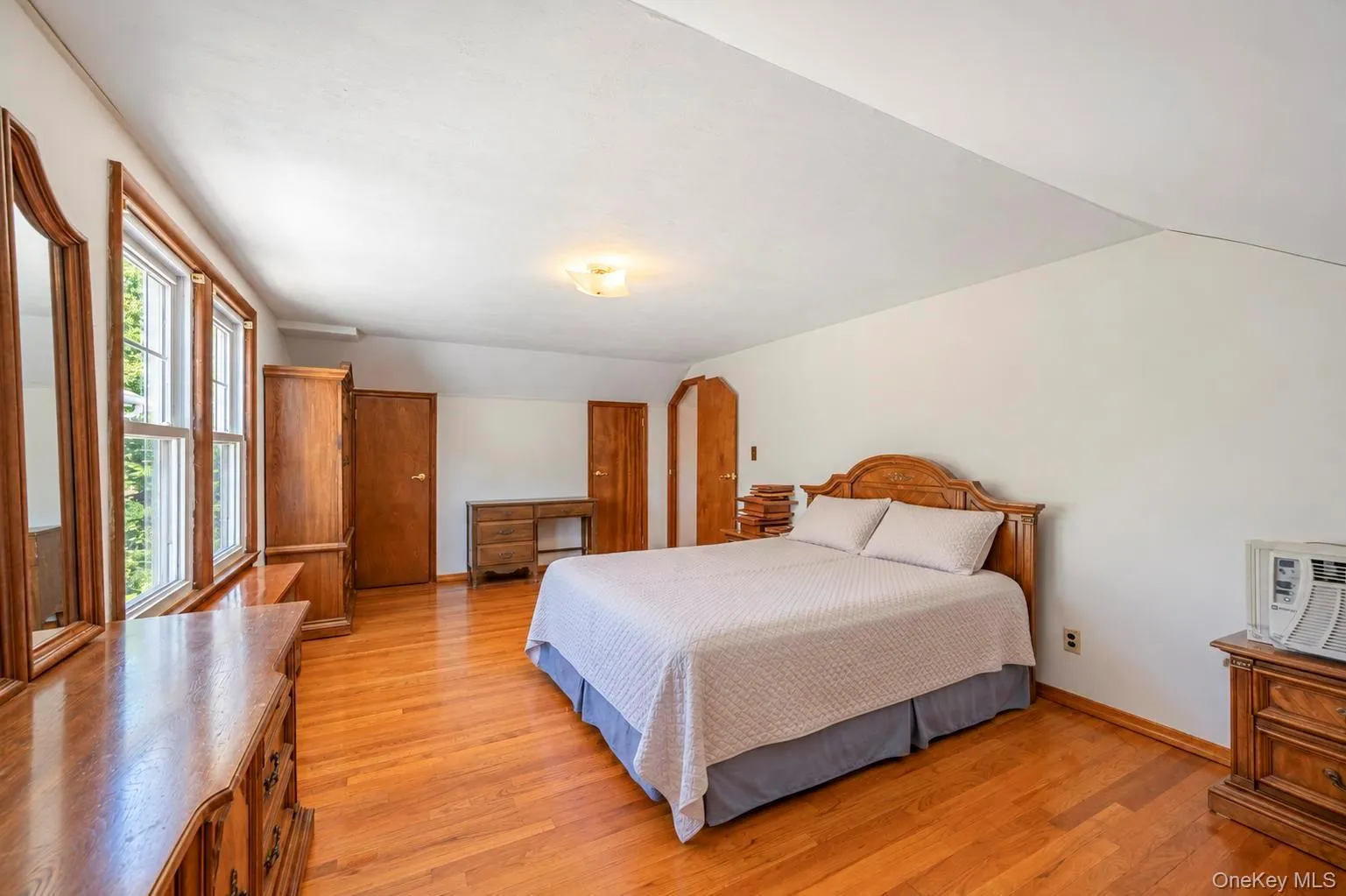 49 Collins Avenue, Smithtown, NY, 3 Bedrooms Bedrooms, 5 Rooms Rooms,2 BathroomsBathrooms,Residential,For Rent,Collins,0,1049291 49 Collins Avenue, Smithtown, NY, 3 Bedrooms Bedrooms, 5 Rooms Rooms,2 BathroomsBathrooms,Residential,For Rent,Collins,0,1049291