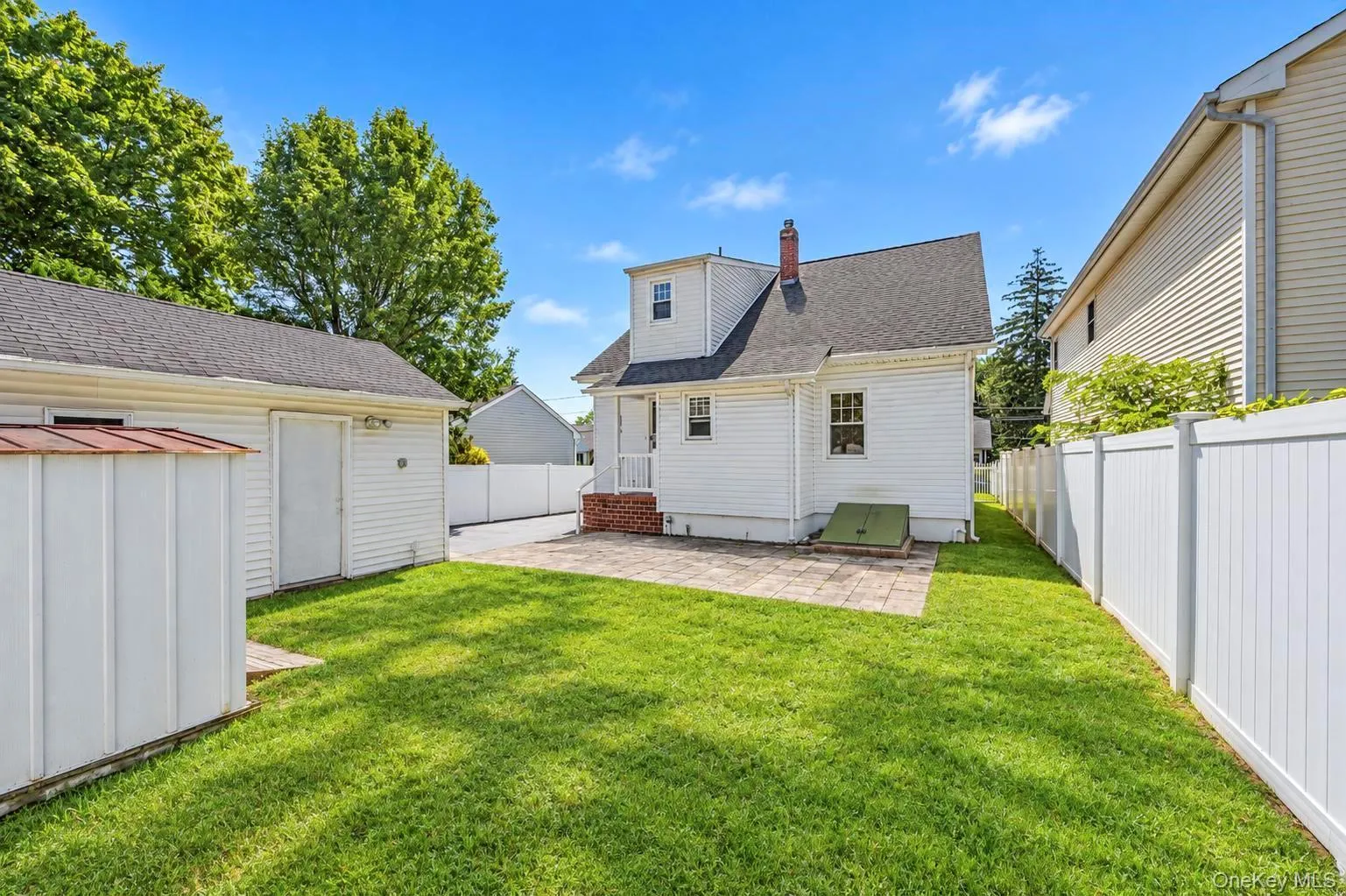 49 Collins Avenue, Smithtown, NY, 3 Bedrooms Bedrooms, 5 Rooms Rooms,2 BathroomsBathrooms,Residential,For Rent,Collins,0,1049291 49 Collins Avenue, Smithtown, NY, 3 Bedrooms Bedrooms, 5 Rooms Rooms,2 BathroomsBathrooms,Residential,For Rent,Collins,0,1049291