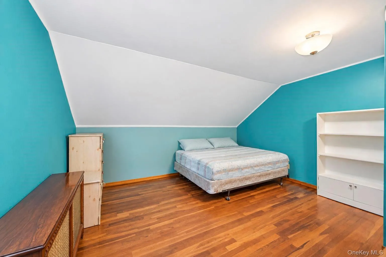 49 Collins Avenue, Smithtown, NY, 3 Bedrooms Bedrooms, 5 Rooms Rooms,2 BathroomsBathrooms,Residential,For Rent,Collins,0,1049291 49 Collins Avenue, Smithtown, NY, 3 Bedrooms Bedrooms, 5 Rooms Rooms,2 BathroomsBathrooms,Residential,For Rent,Collins,0,1049291