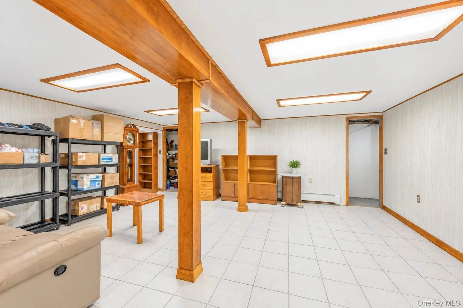 49 Collins Avenue, Smithtown, NY, 3 Bedrooms Bedrooms, 5 Rooms Rooms,2 BathroomsBathrooms,Residential,For Rent,Collins,0,1049291 49 Collins Avenue, Smithtown, NY, 3 Bedrooms Bedrooms, 5 Rooms Rooms,2 BathroomsBathrooms,Residential,For Rent,Collins,0,1049291