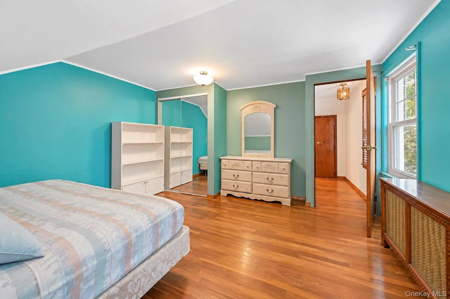 49 Collins Avenue, Smithtown, NY, 3 Bedrooms Bedrooms, 5 Rooms Rooms,2 BathroomsBathrooms,Residential,For Rent,Collins,0,1049291 49 Collins Avenue, Smithtown, NY, 3 Bedrooms Bedrooms, 5 Rooms Rooms,2 BathroomsBathrooms,Residential,For Rent,Collins,0,1049291