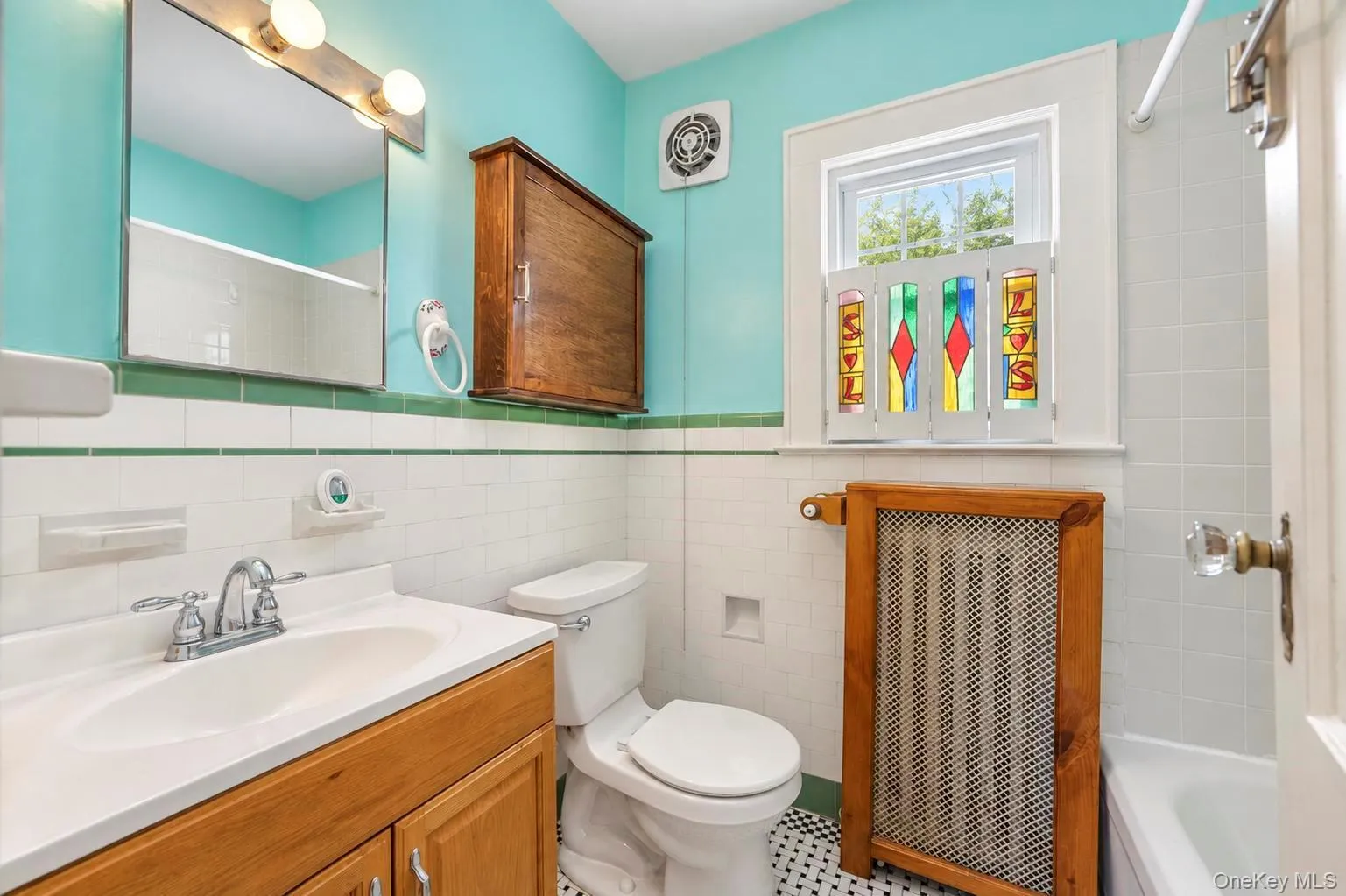 49 Collins Avenue, Smithtown, NY, 3 Bedrooms Bedrooms, 5 Rooms Rooms,2 BathroomsBathrooms,Residential,For Rent,Collins,0,1049291 49 Collins Avenue, Smithtown, NY, 3 Bedrooms Bedrooms, 5 Rooms Rooms,2 BathroomsBathrooms,Residential,For Rent,Collins,0,1049291