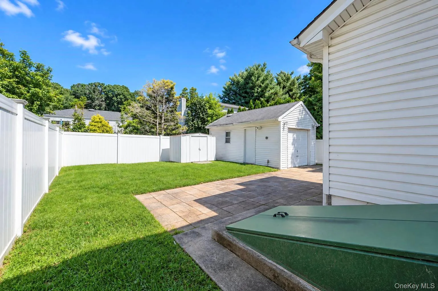 49 Collins Avenue, Smithtown, NY, 3 Bedrooms Bedrooms, 5 Rooms Rooms,2 BathroomsBathrooms,Residential,For Rent,Collins,0,1049291 49 Collins Avenue, Smithtown, NY, 3 Bedrooms Bedrooms, 5 Rooms Rooms,2 BathroomsBathrooms,Residential,For Rent,Collins,0,1049291